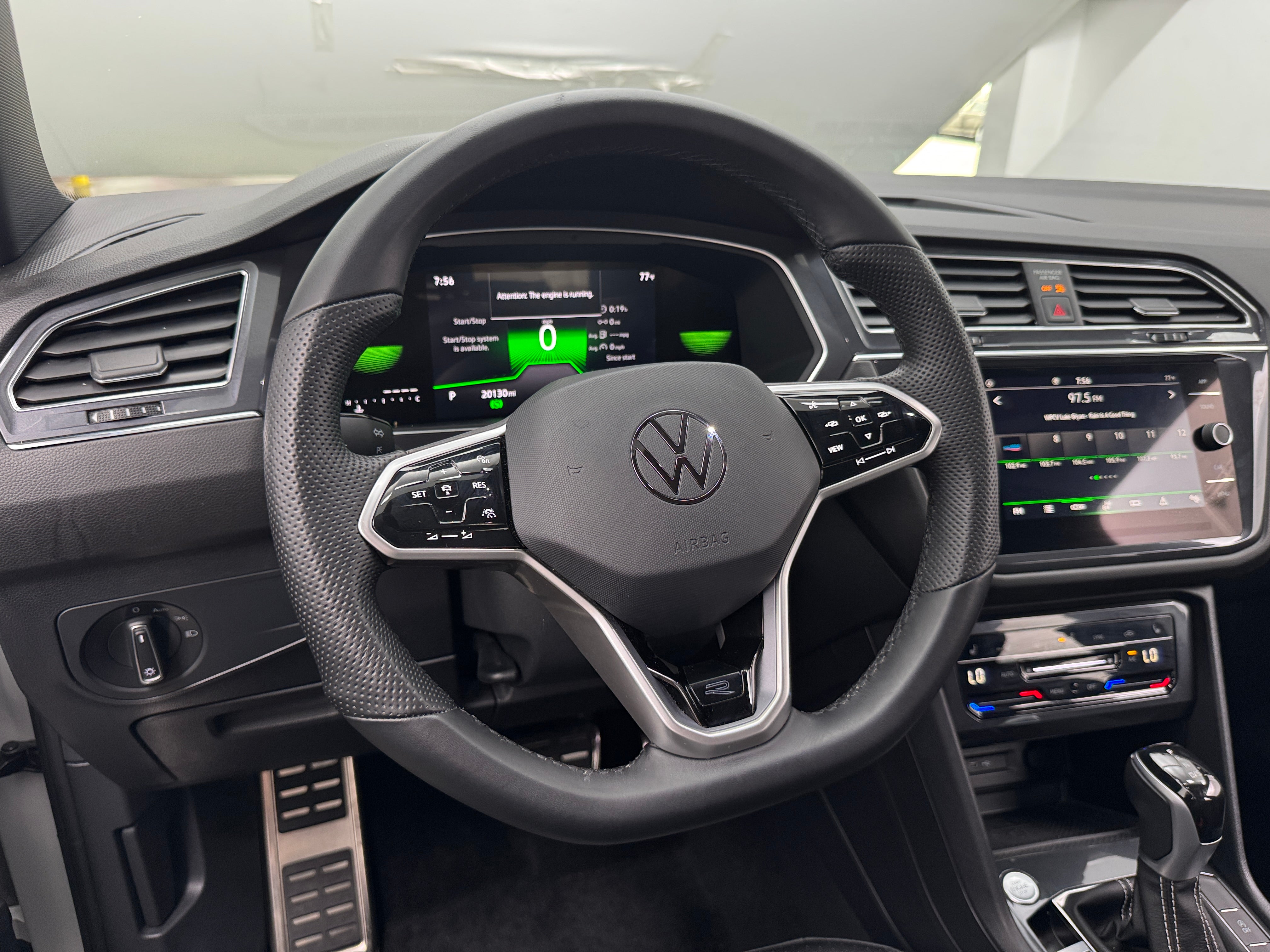 2023 Volkswagen Tiguan SE R-Line Black 4