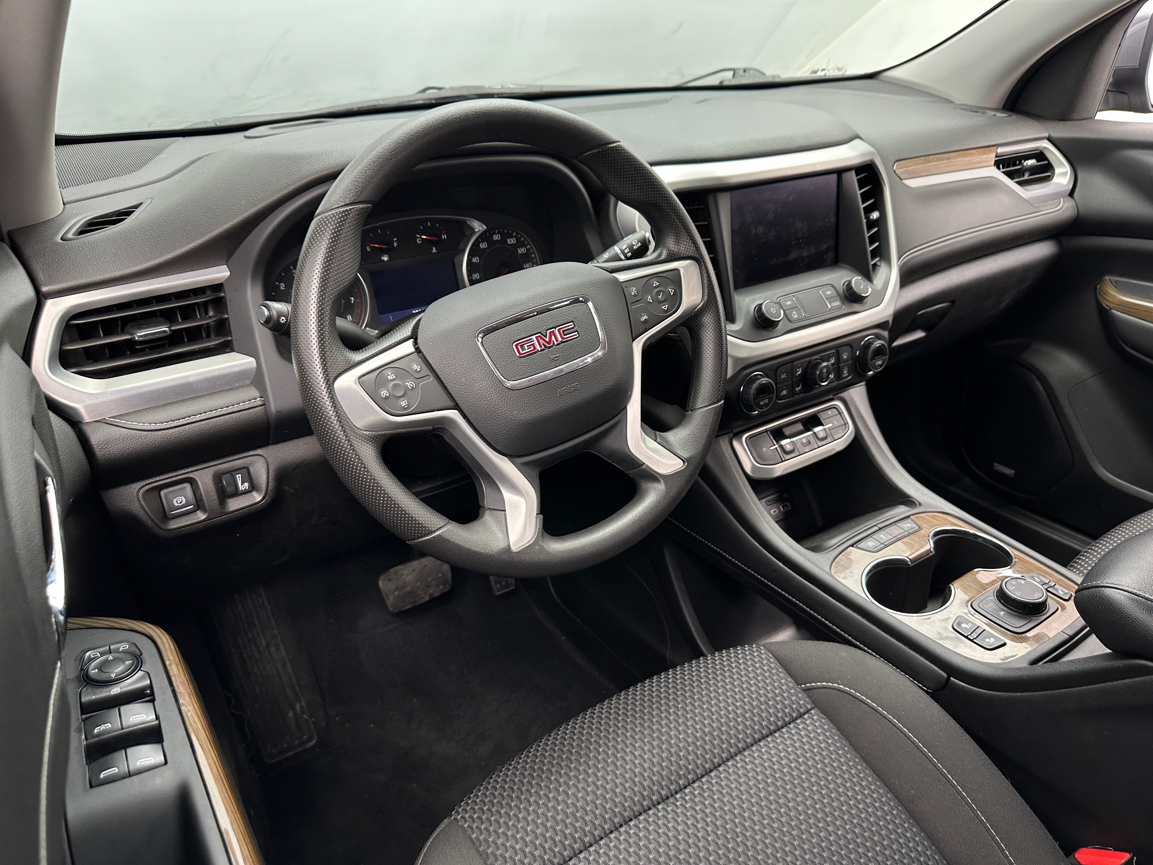 2022 GMC Acadia SLE 3
