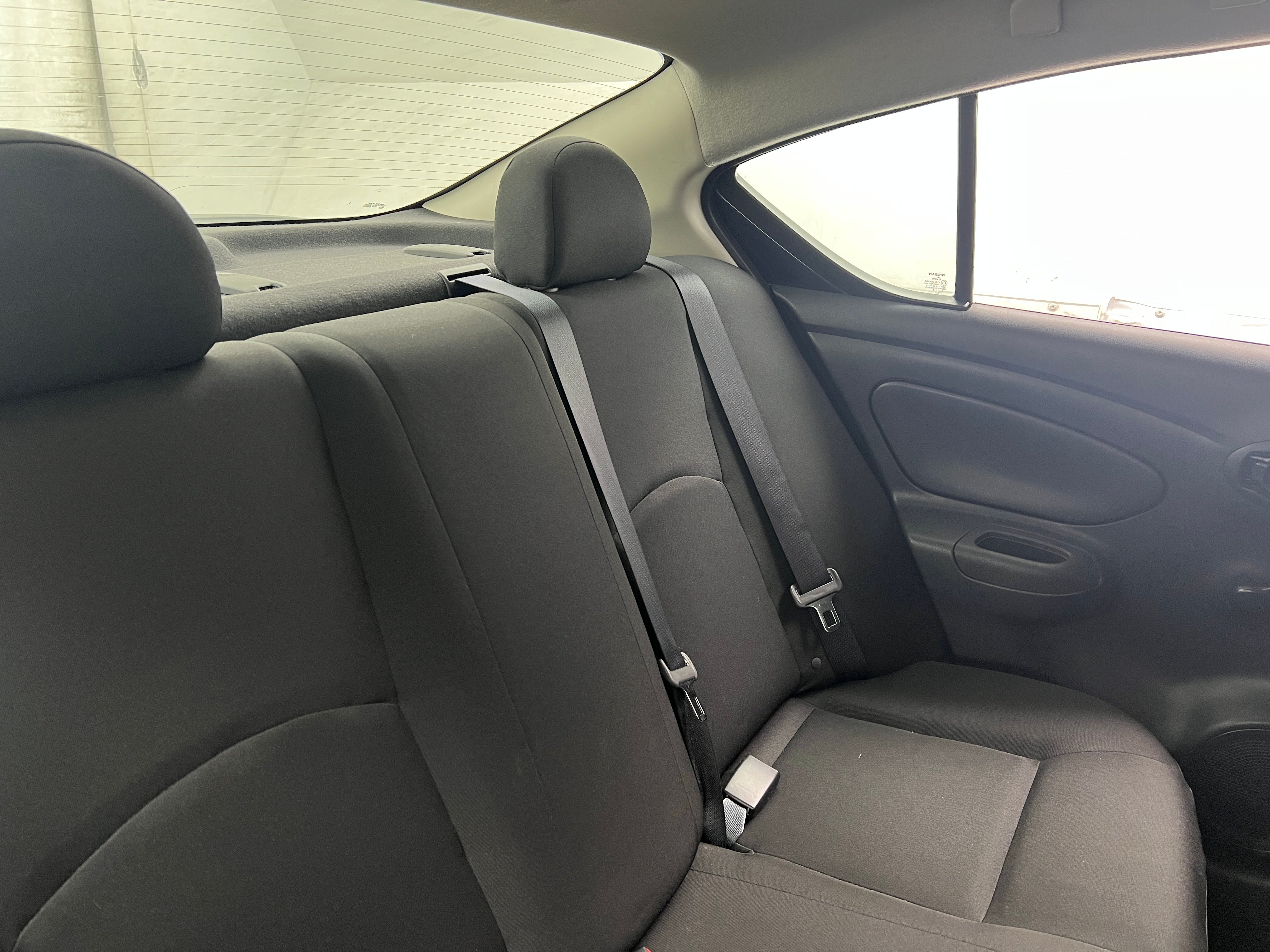 2016 Nissan Versa S Plus 6