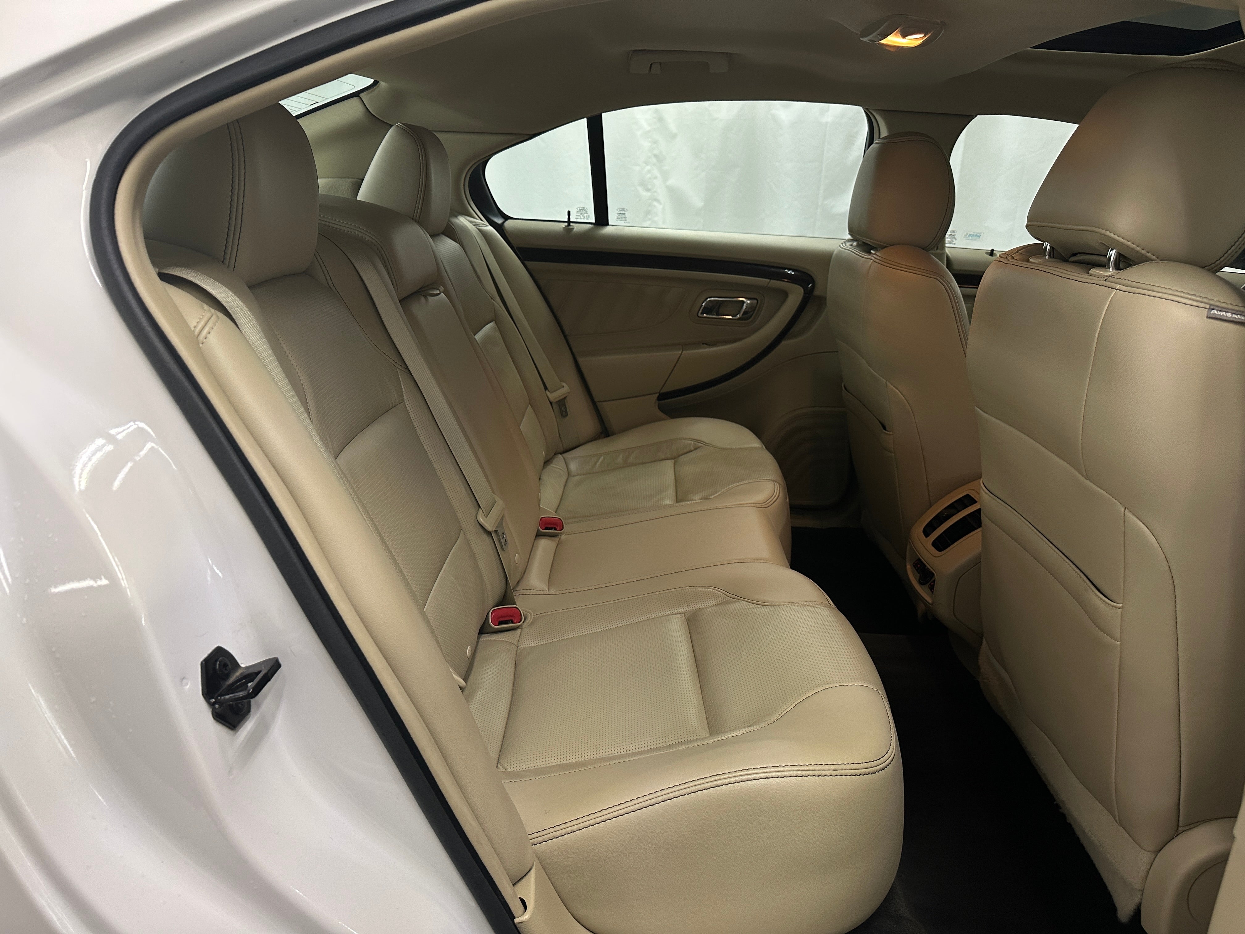 2015 Ford Taurus Limited Edition 5