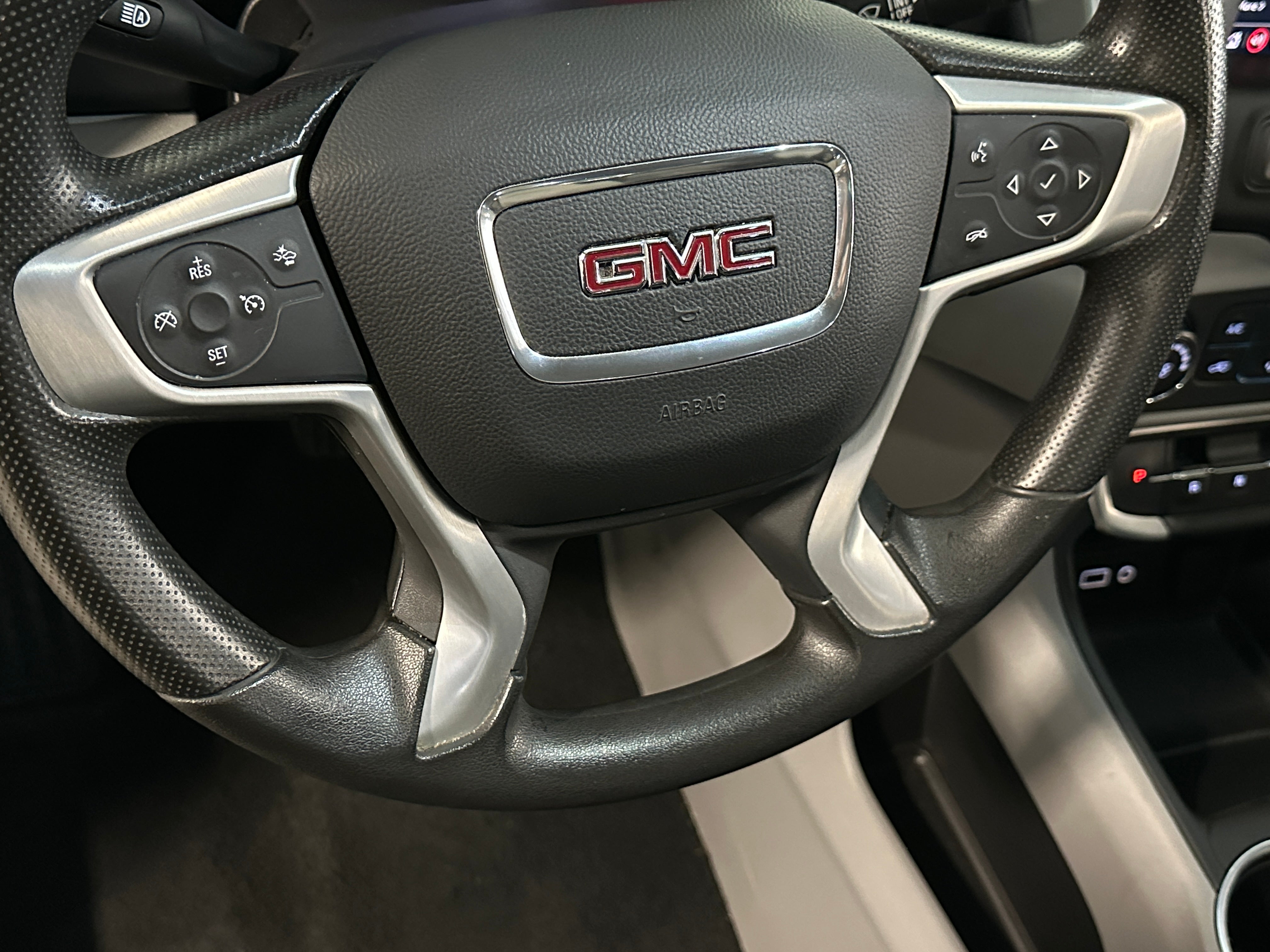 2022 GMC Terrain SLE 5
