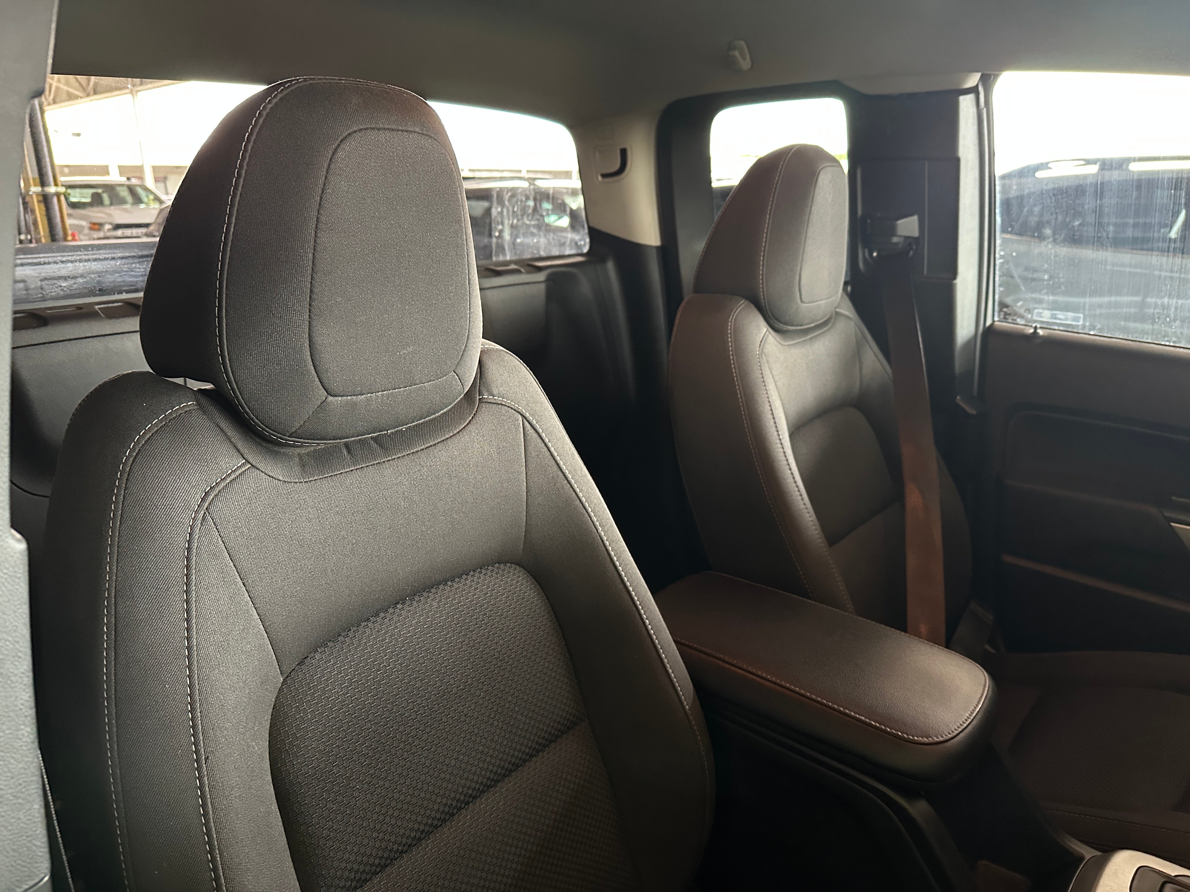 2022 Chevrolet Colorado LT 2