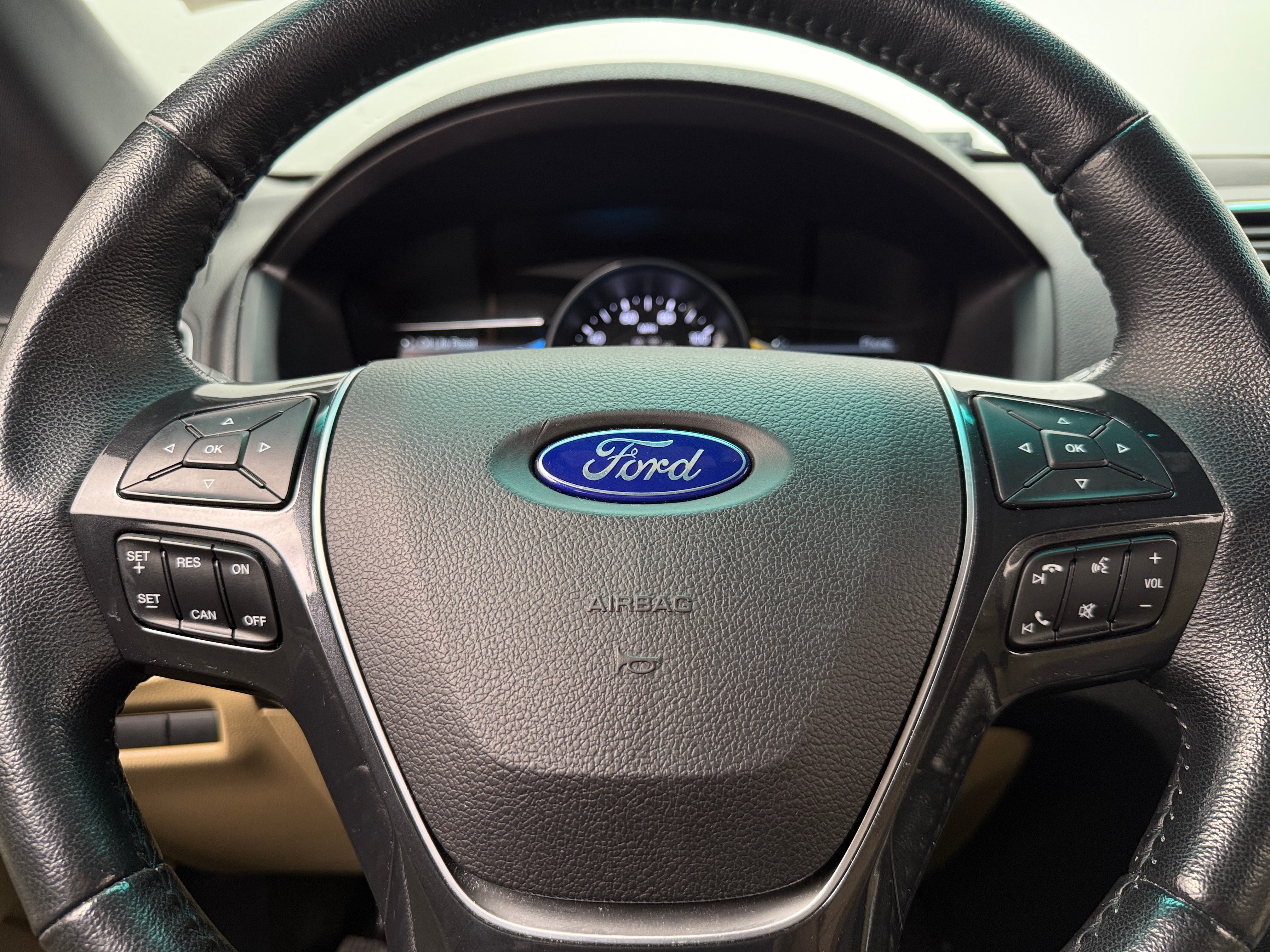 2017 Ford Explorer Limited 4