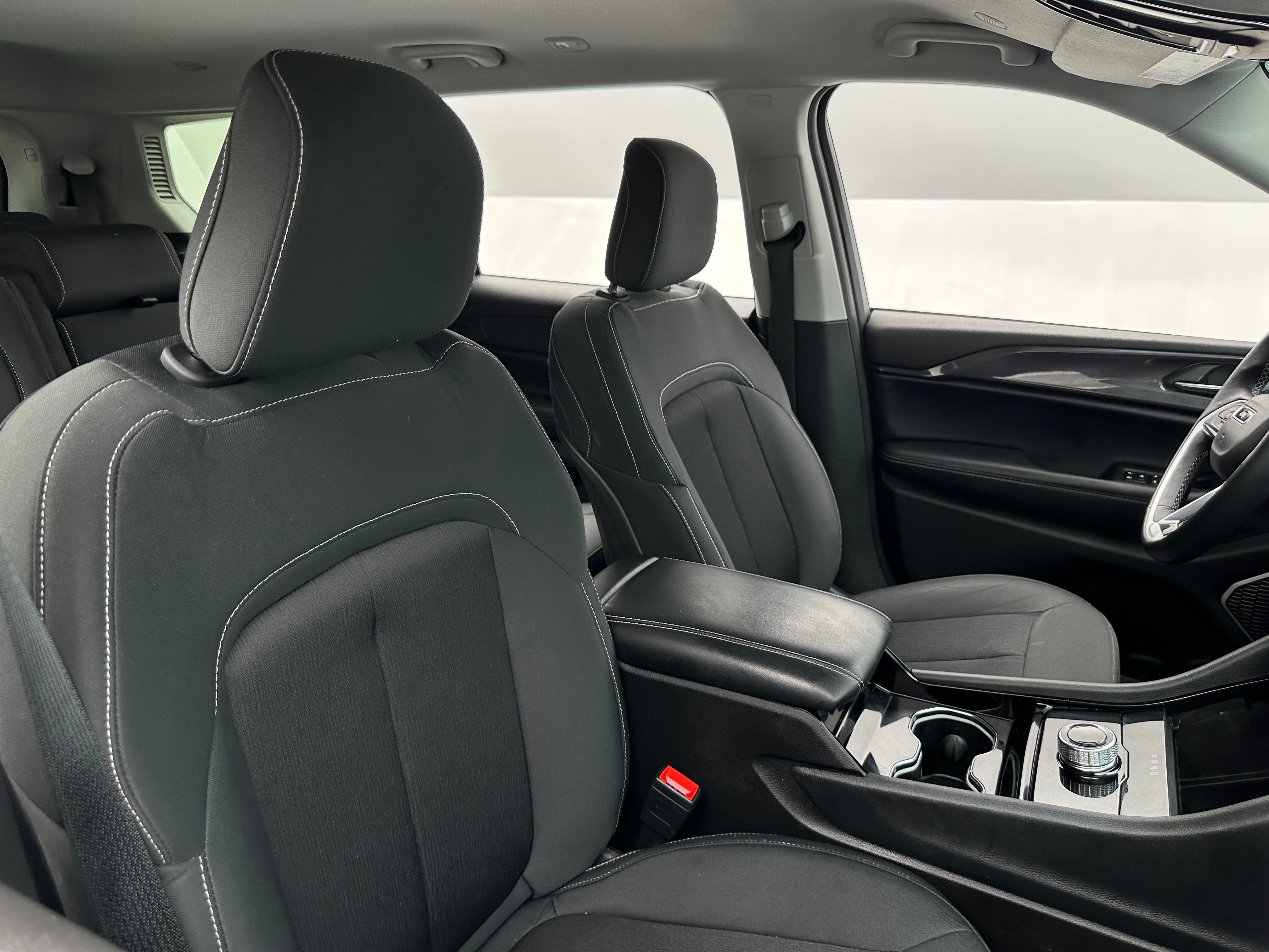 2021 Jeep Grand Cherokee L Laredo 2