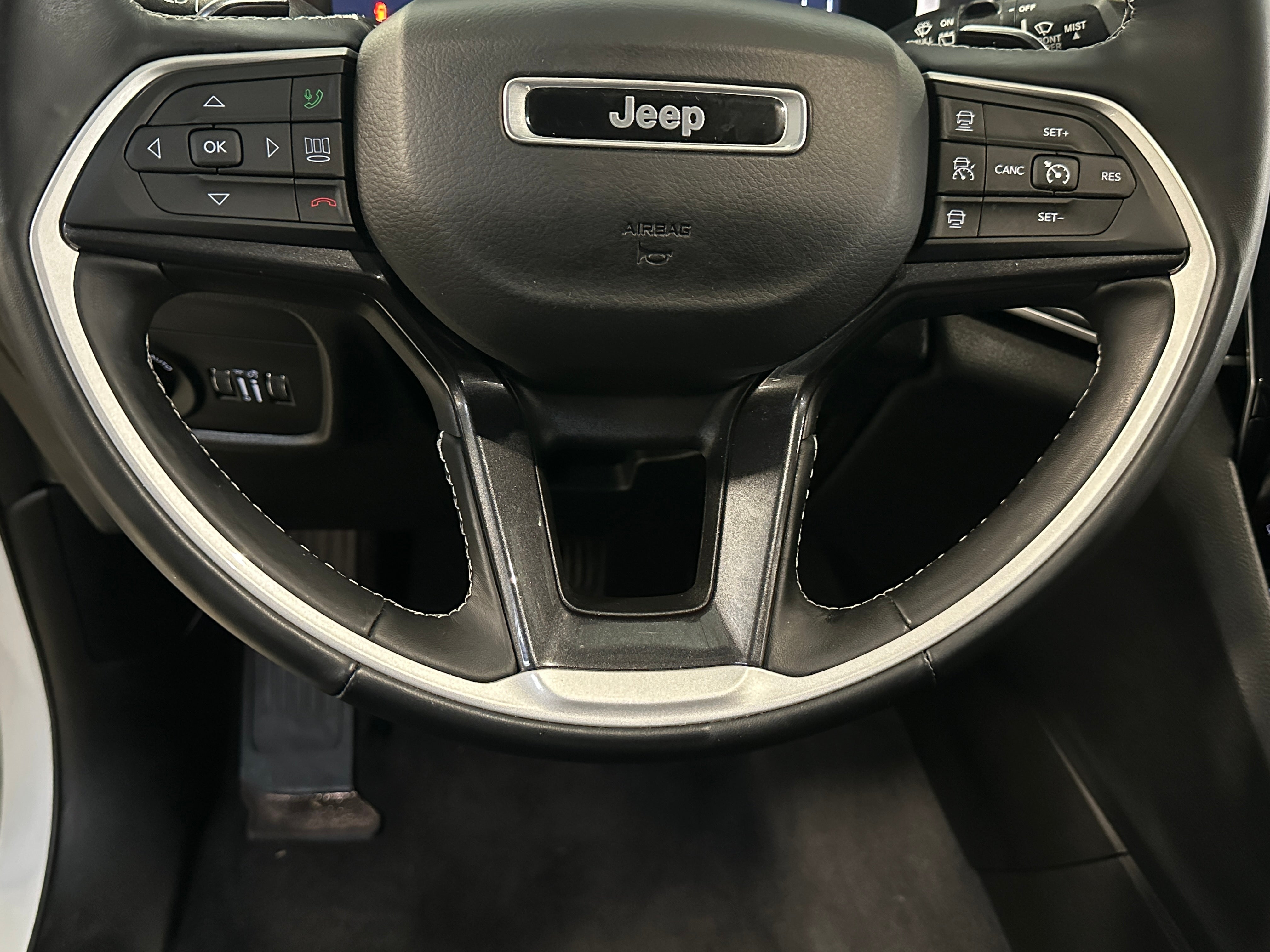 2021 Jeep Grand Cherokee L Laredo 5