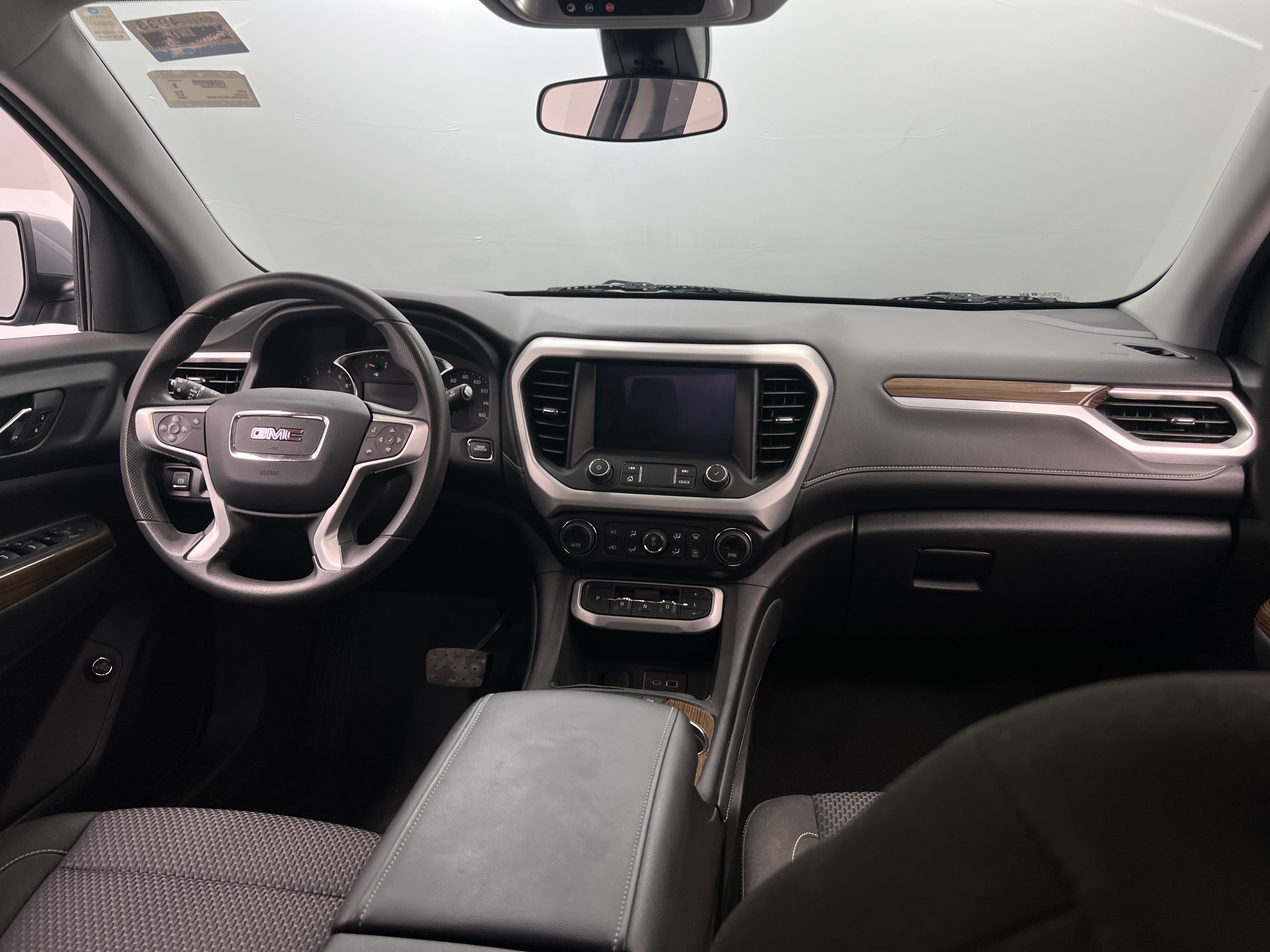 2023 GMC Acadia SLE 3