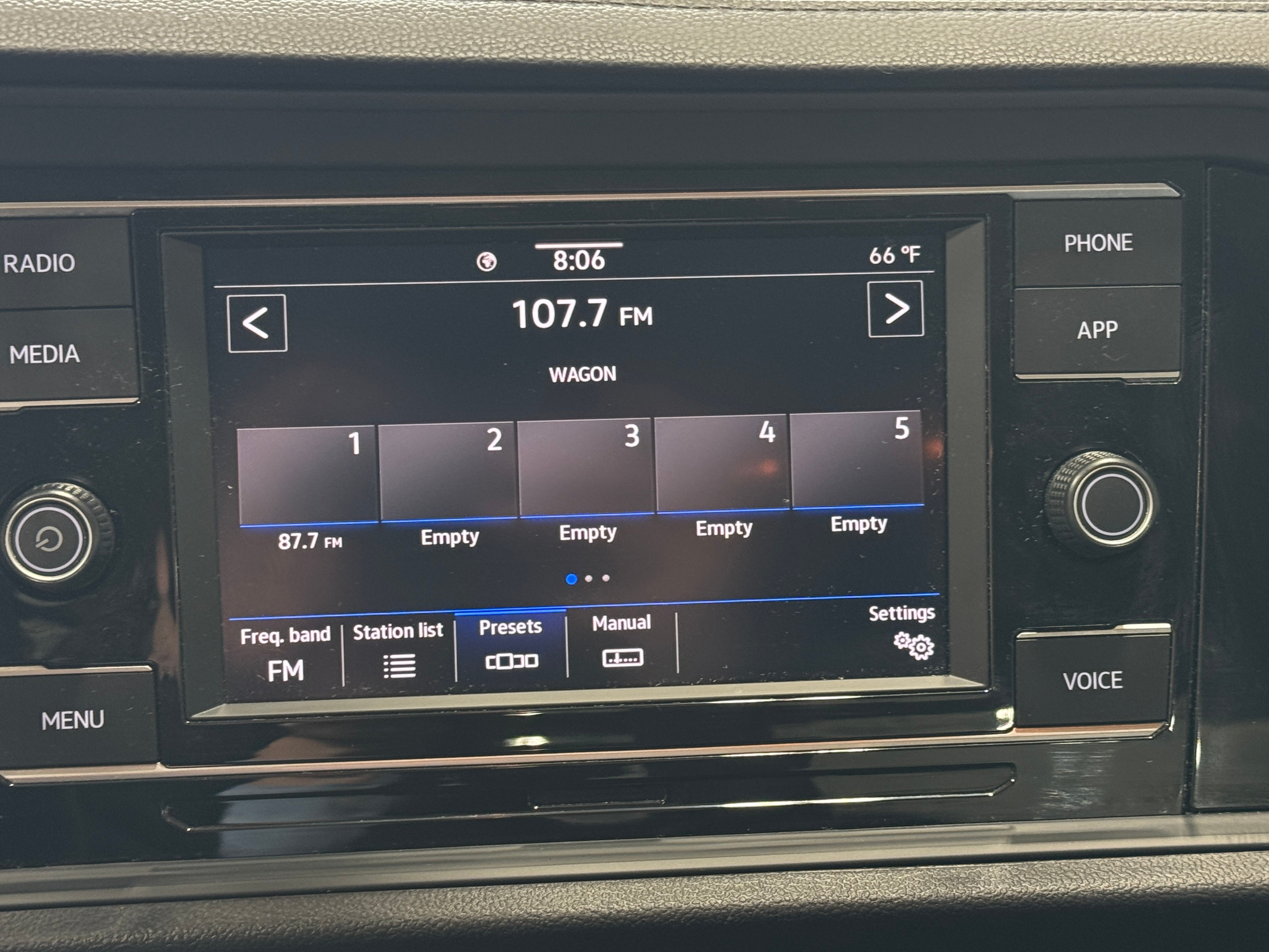 2023 Volkswagen Jetta SE 3