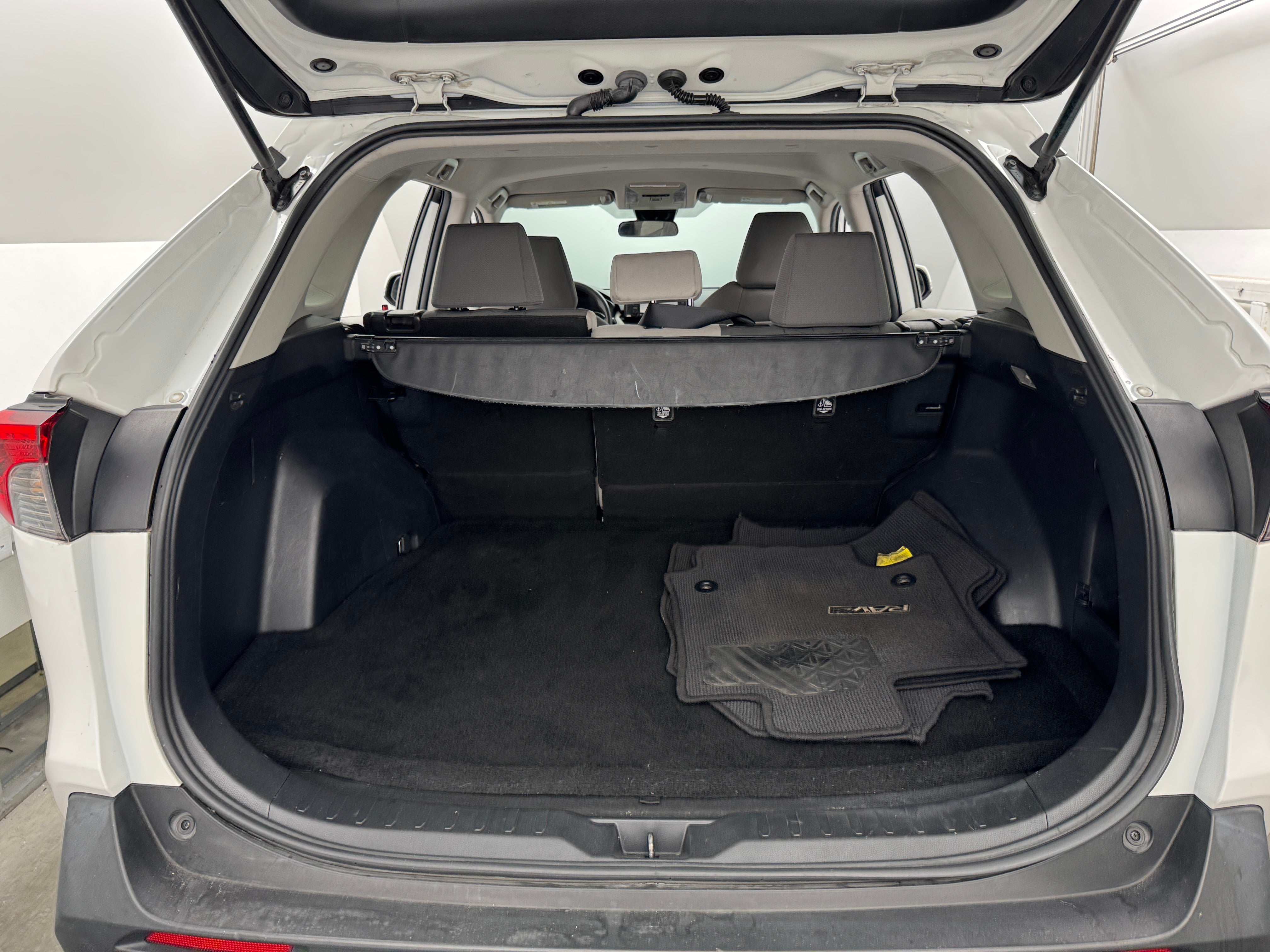 2021 Toyota RAV4 XLE 7