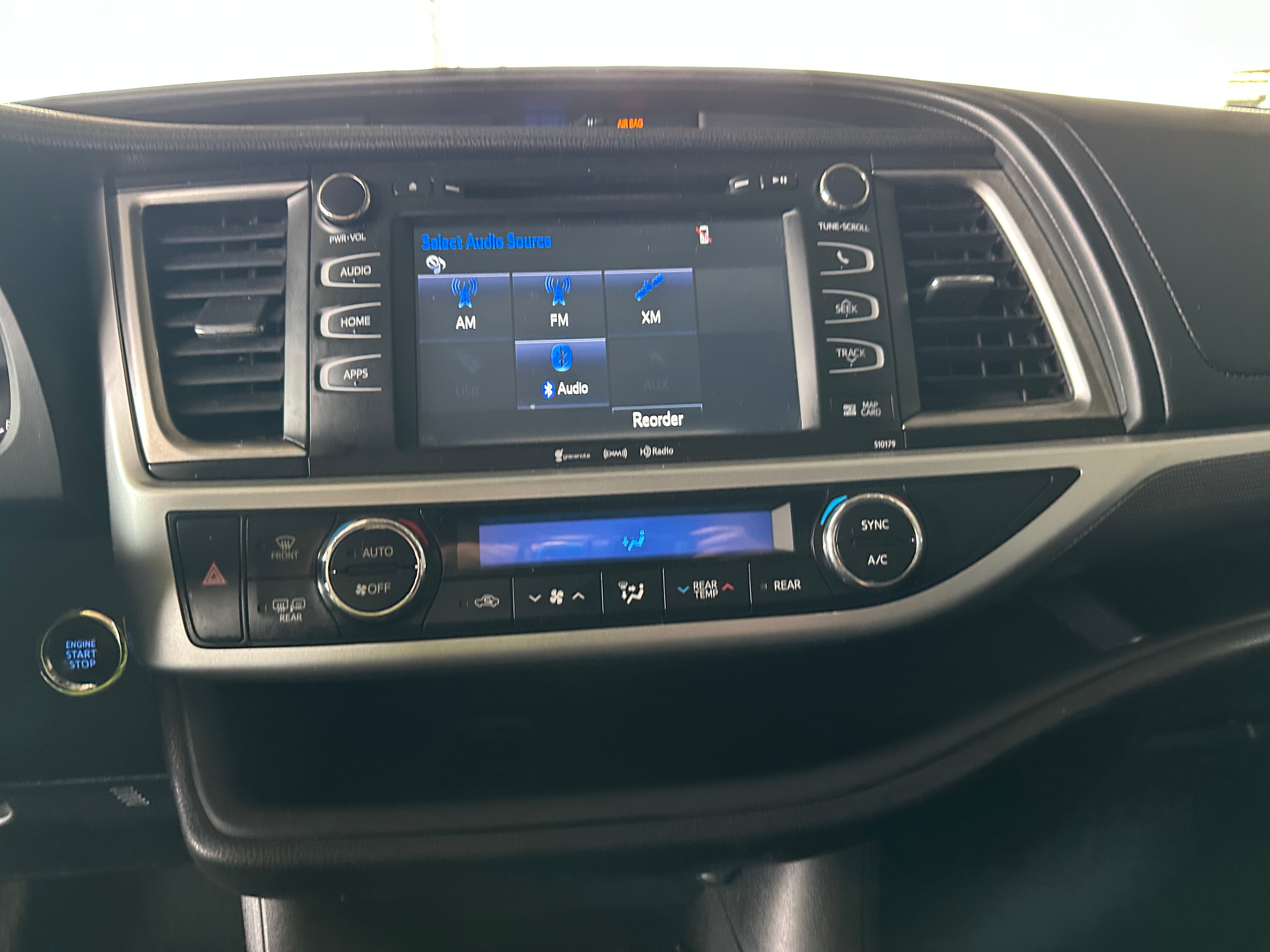 2017 Toyota Highlander SE 3