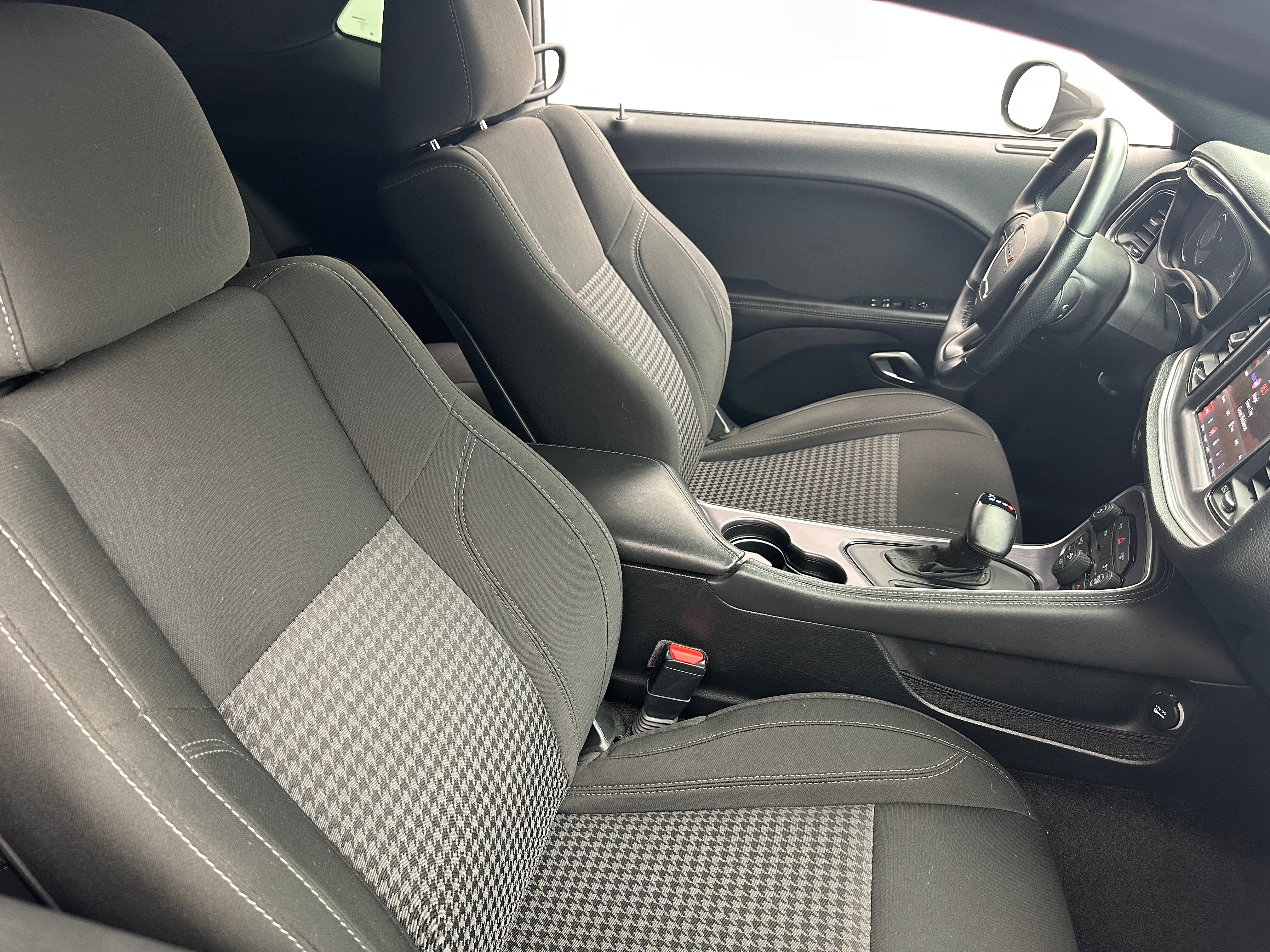 2018 Dodge Challenger SXT 2