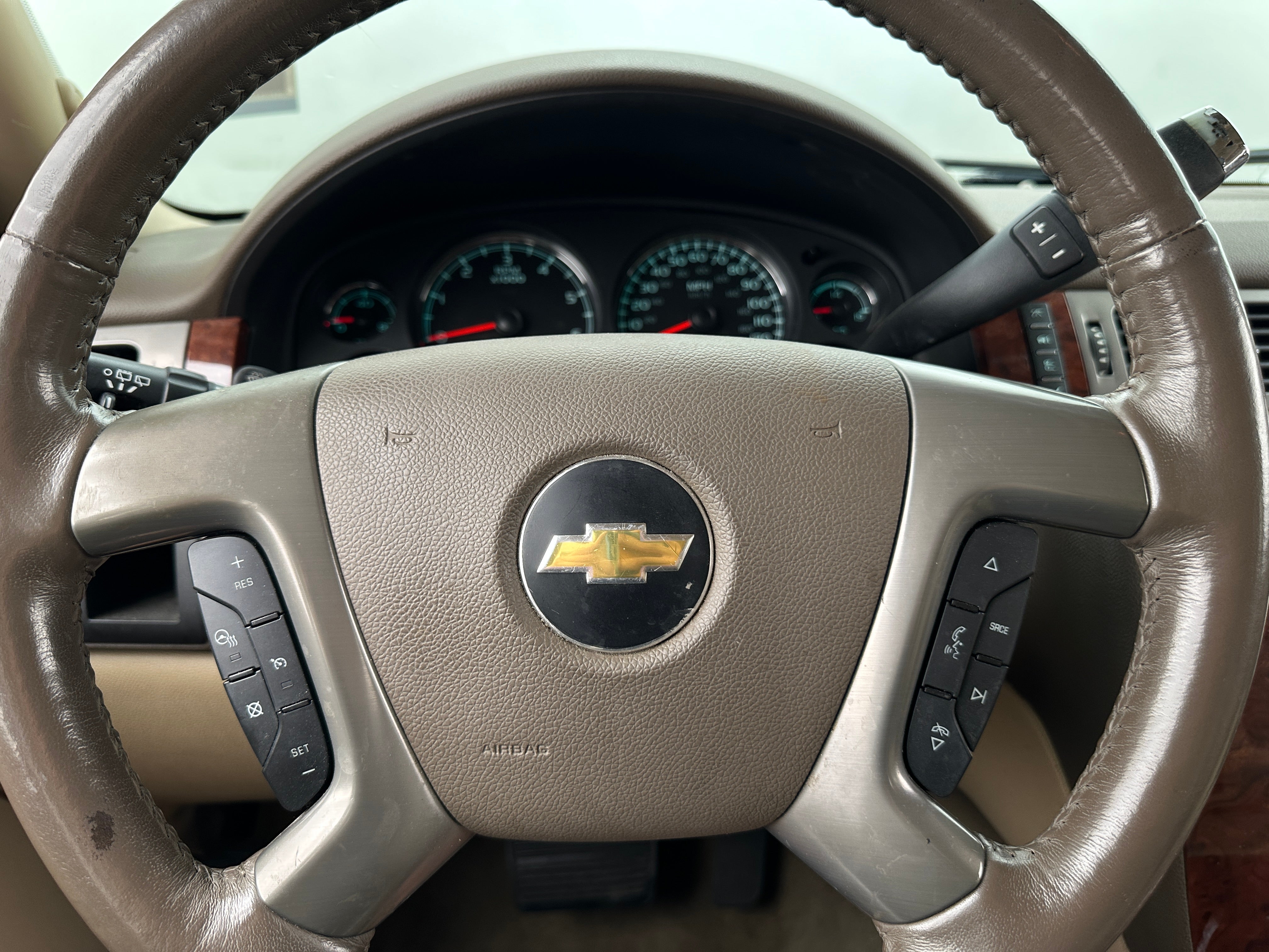 2013 Chevrolet Suburban 1500 LTZ 4