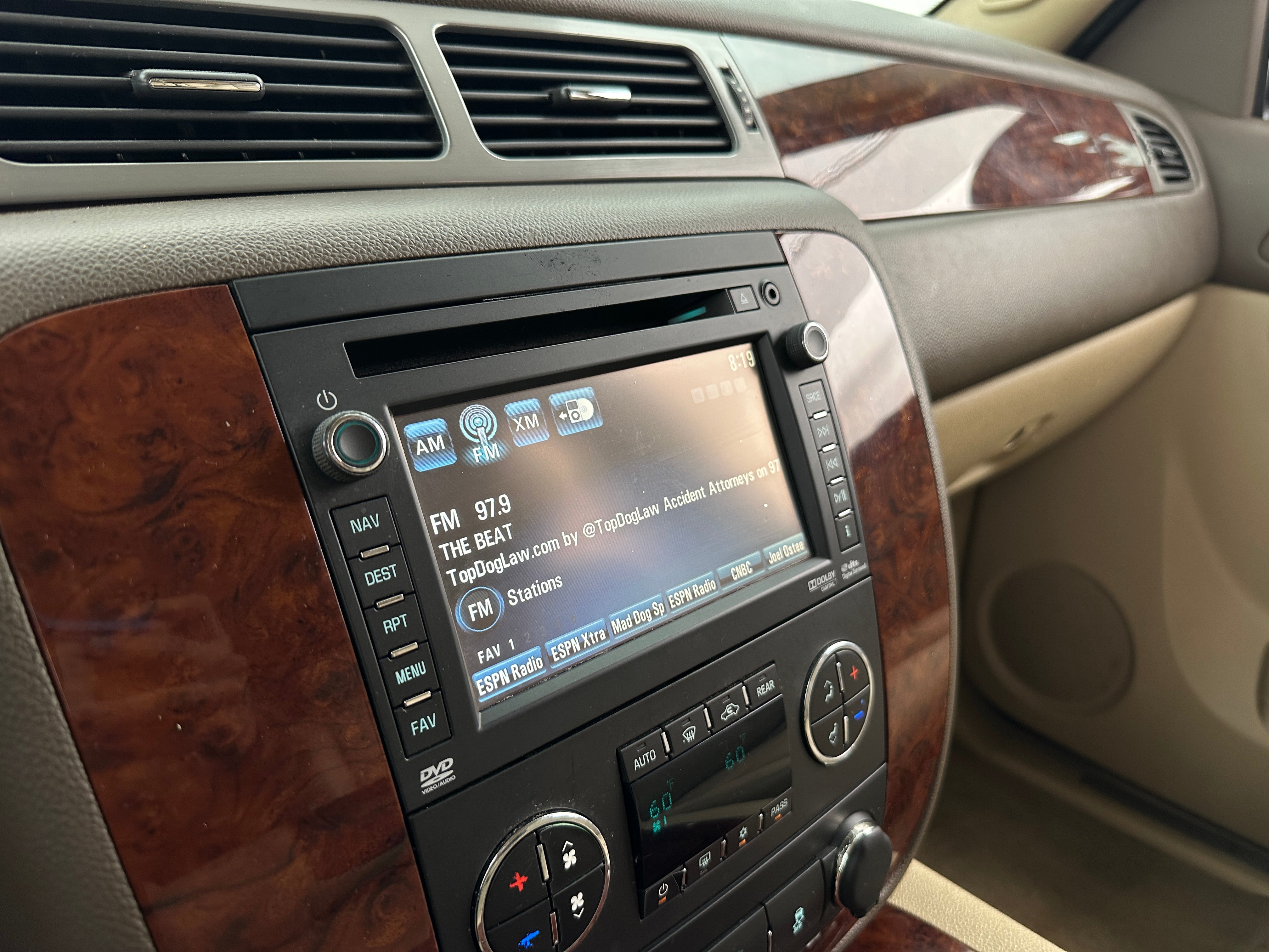 2013 Chevrolet Suburban 1500 LTZ 3