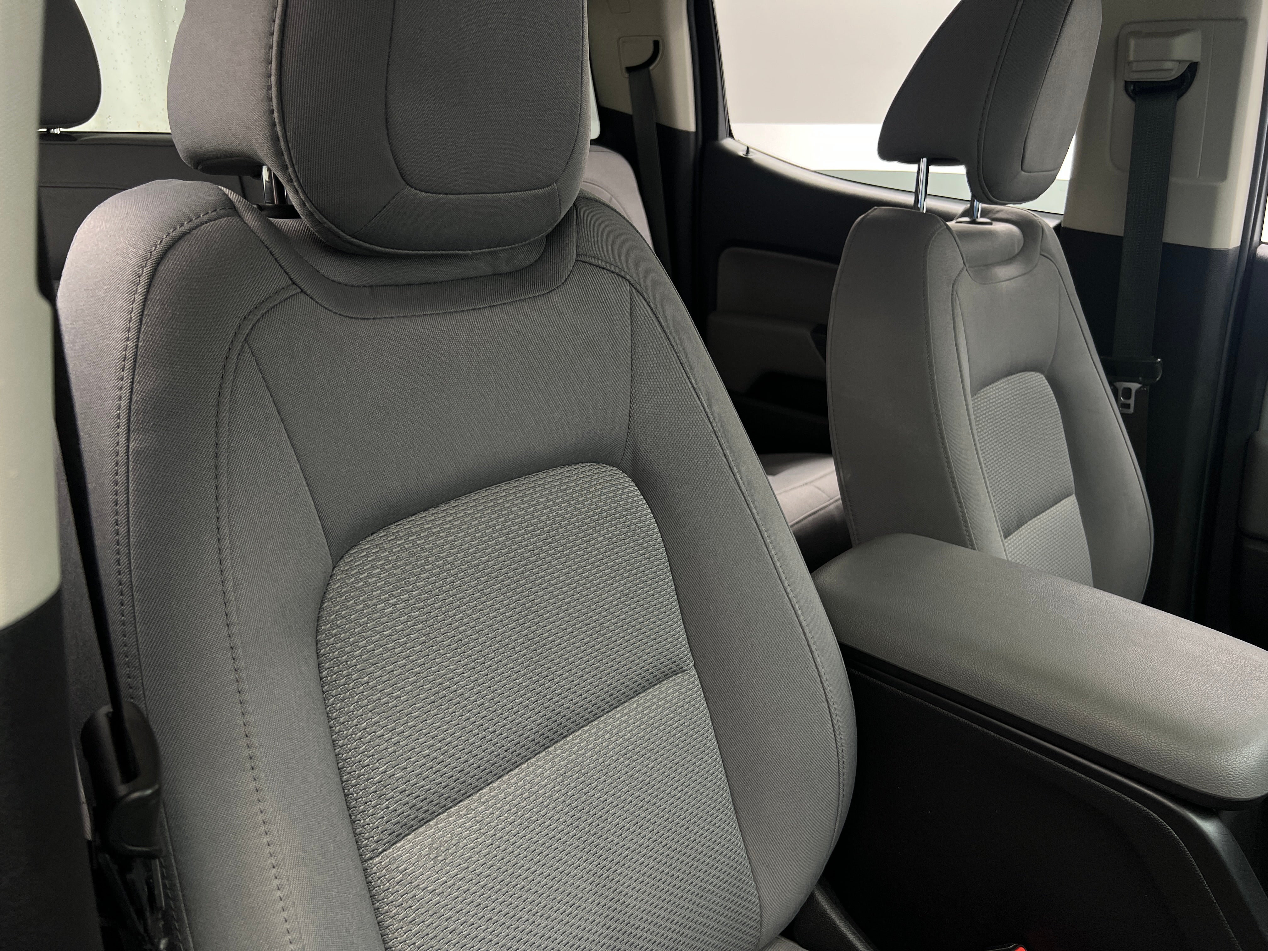 2016 Chevrolet Colorado Work Truck 2