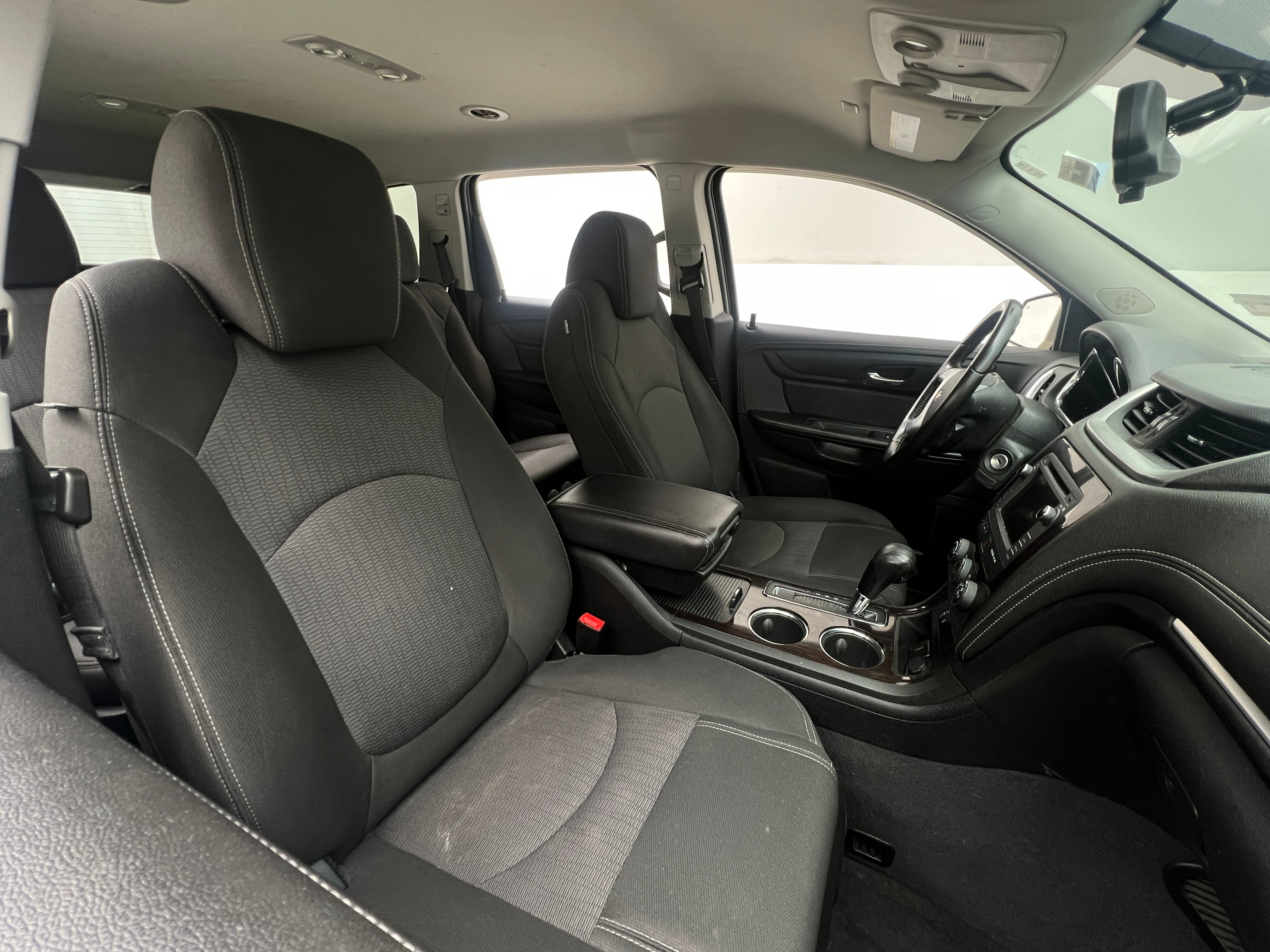 2017 Chevrolet Traverse LT 2