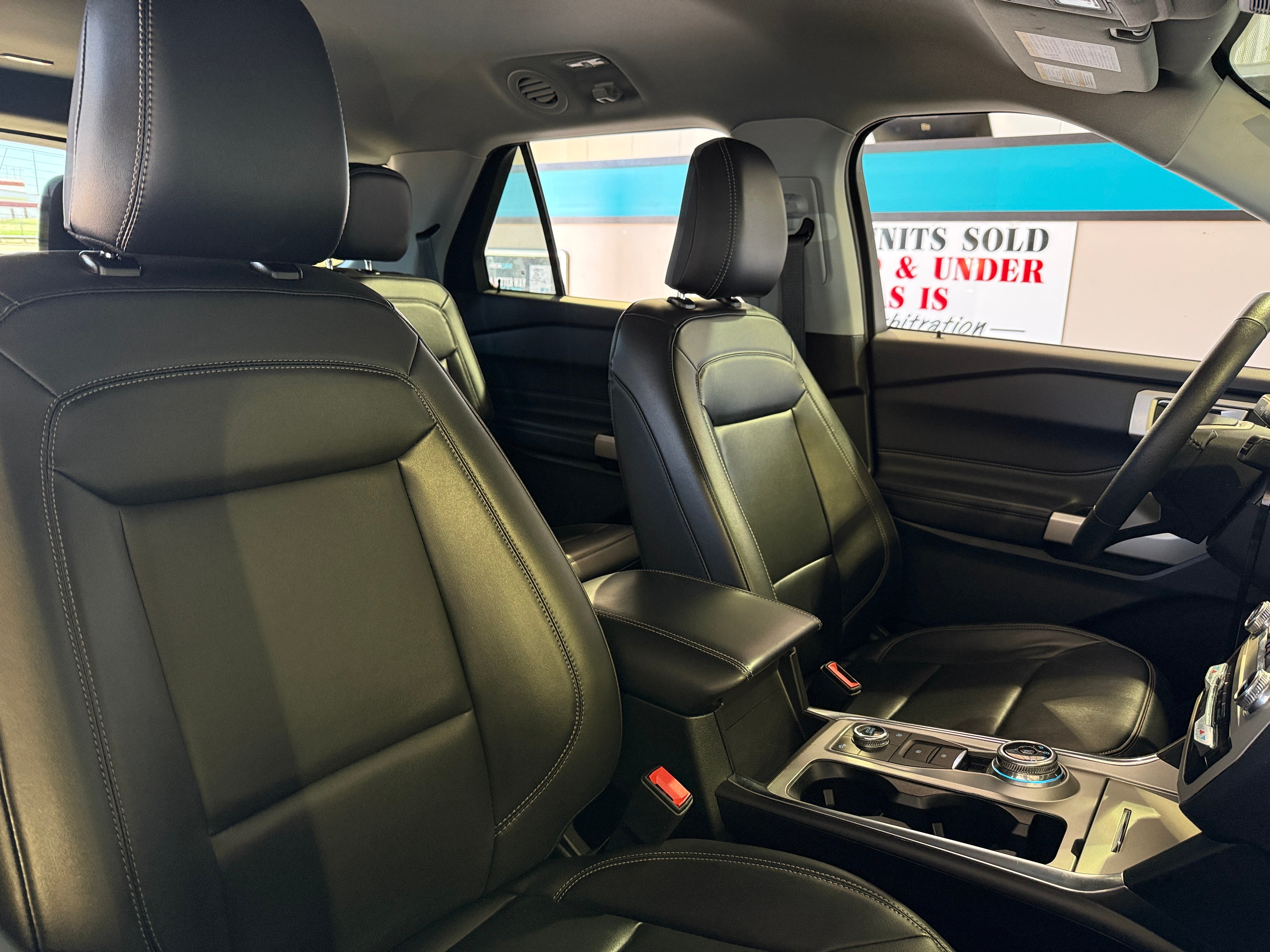 2024 Ford Explorer XLT 2