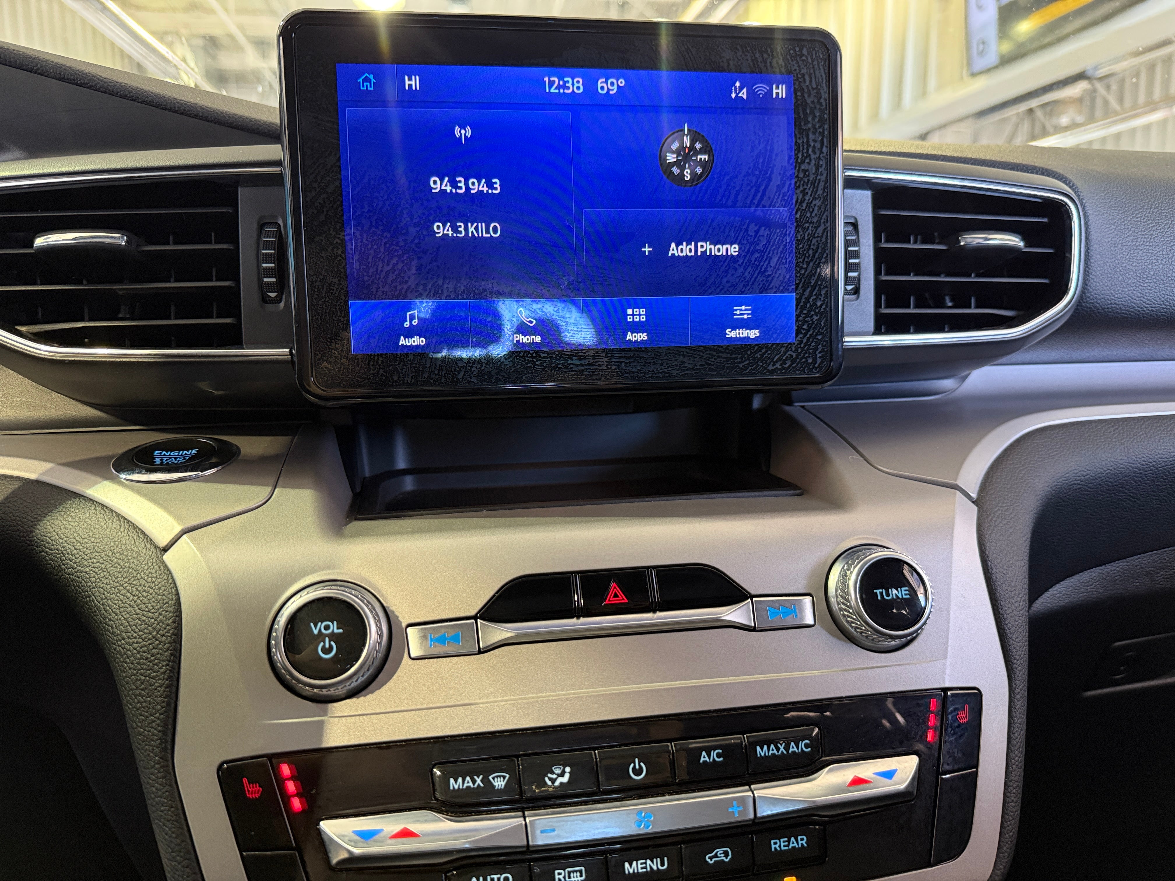 2024 Ford Explorer XLT 4