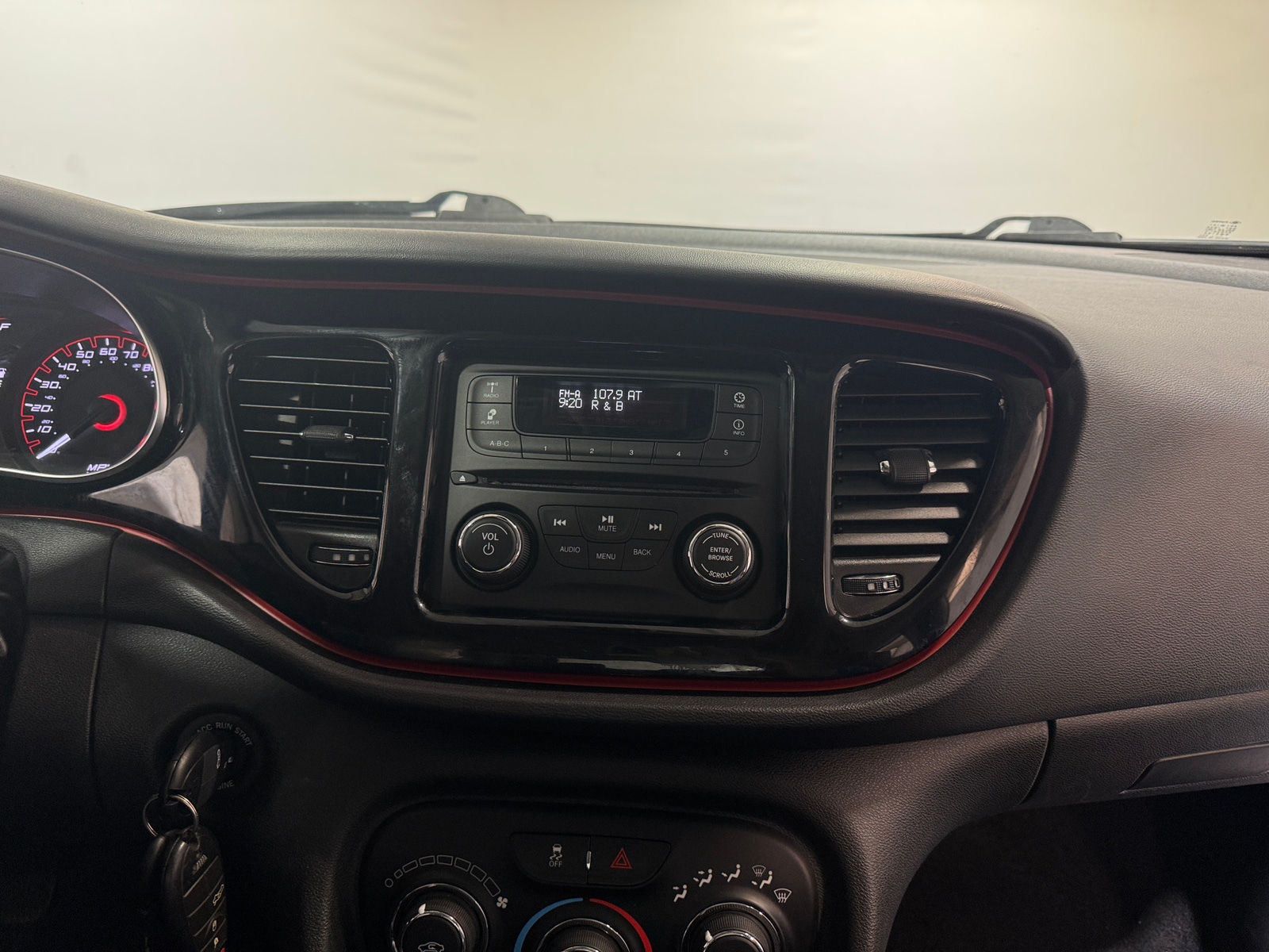 Thumbnail: 2016 Dodge Dart - 4