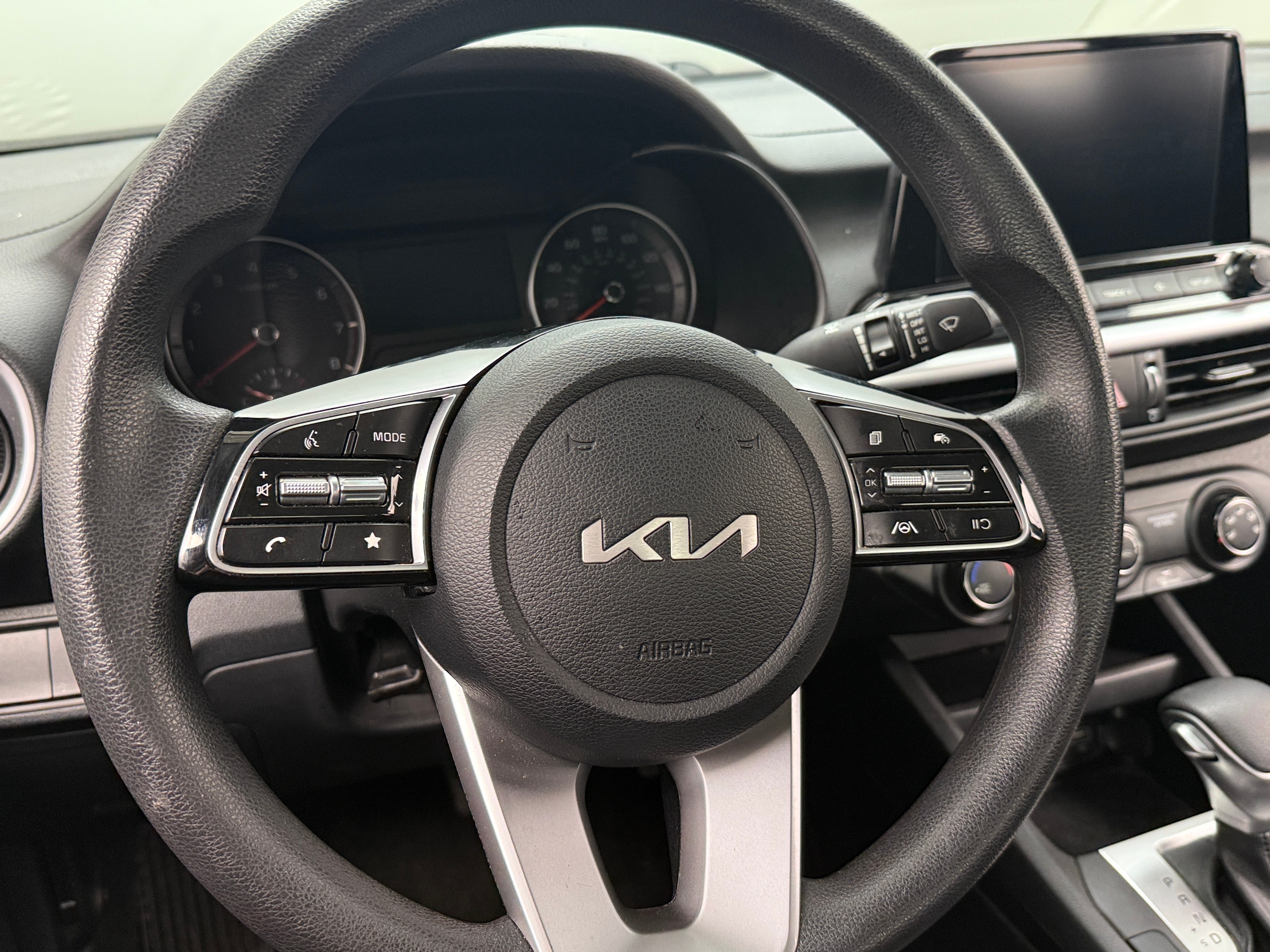 2024 Kia Forte LXS 5