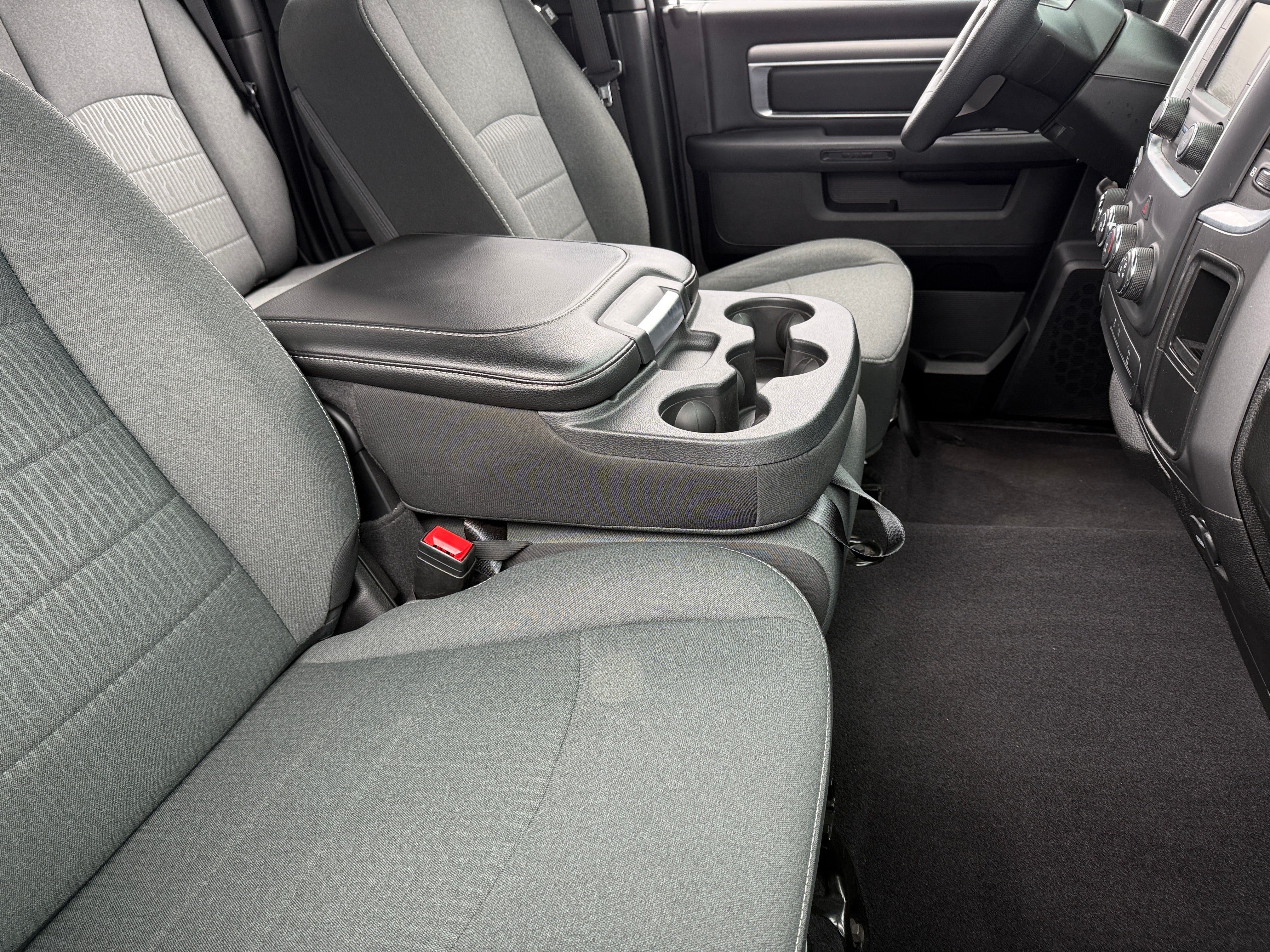 2022 RAM 1500 Classic Warlock 2