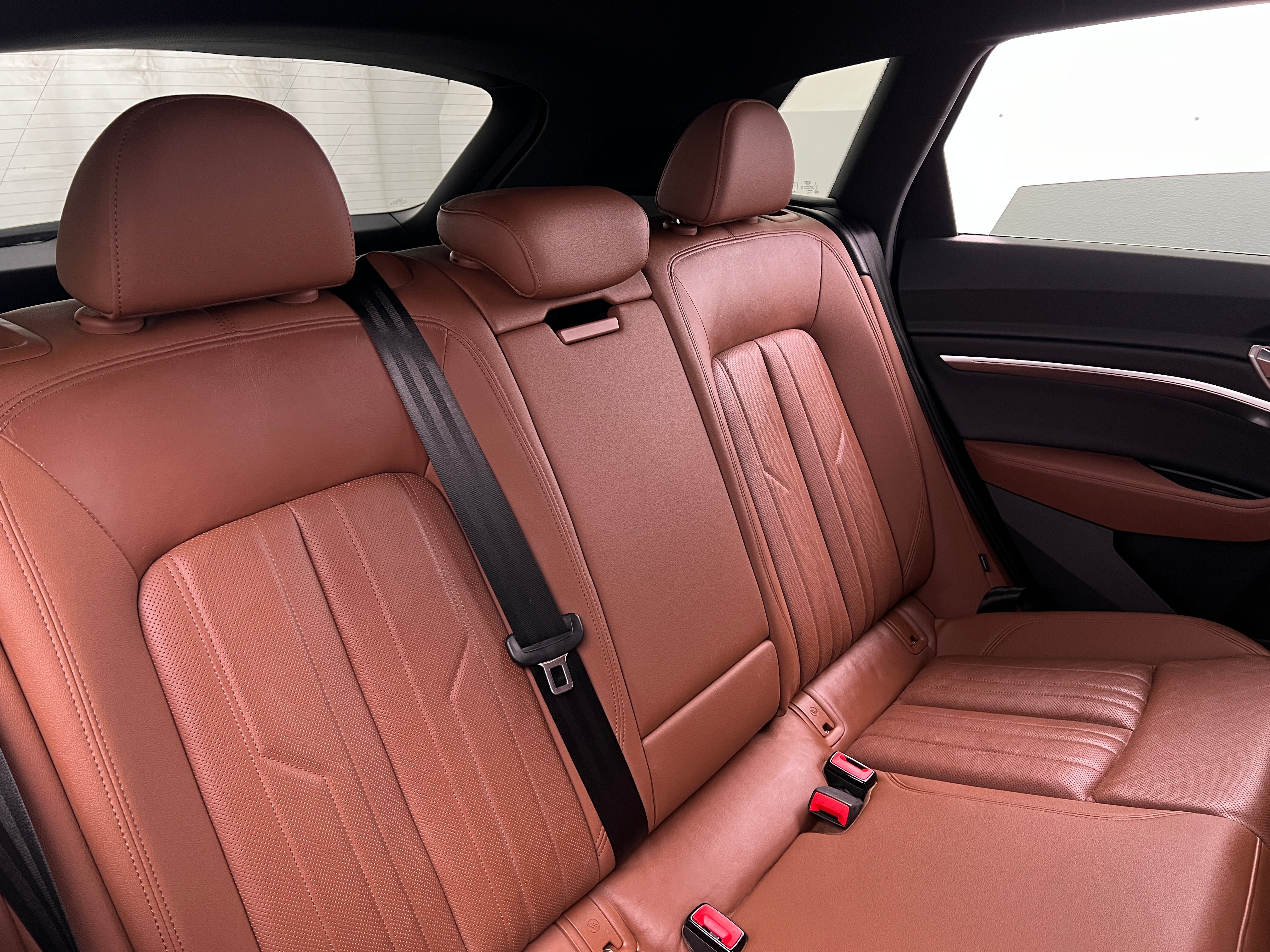 2022 Audi e-tron Premium Plus 5