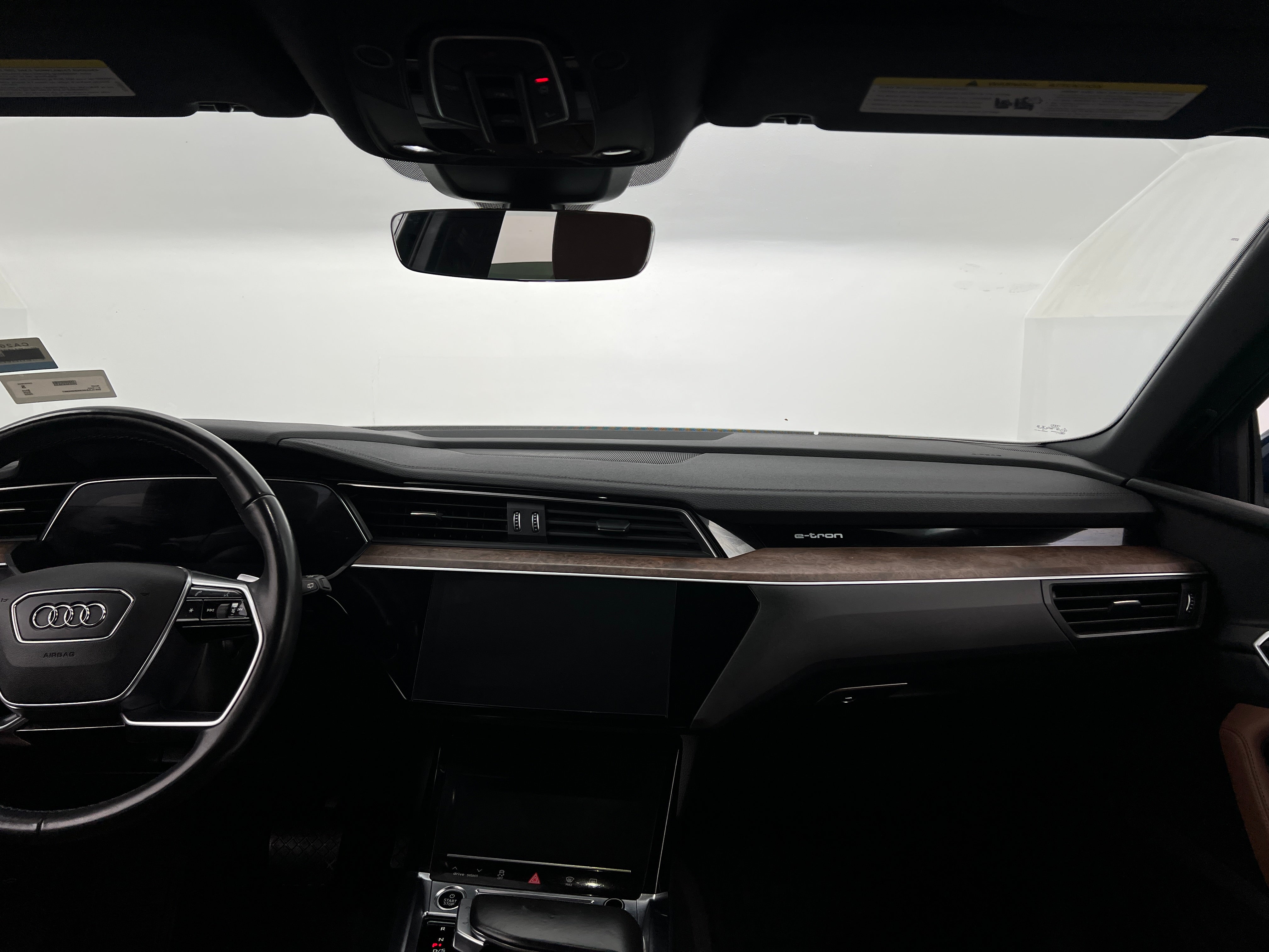 2022 Audi e-tron Premium Plus 2
