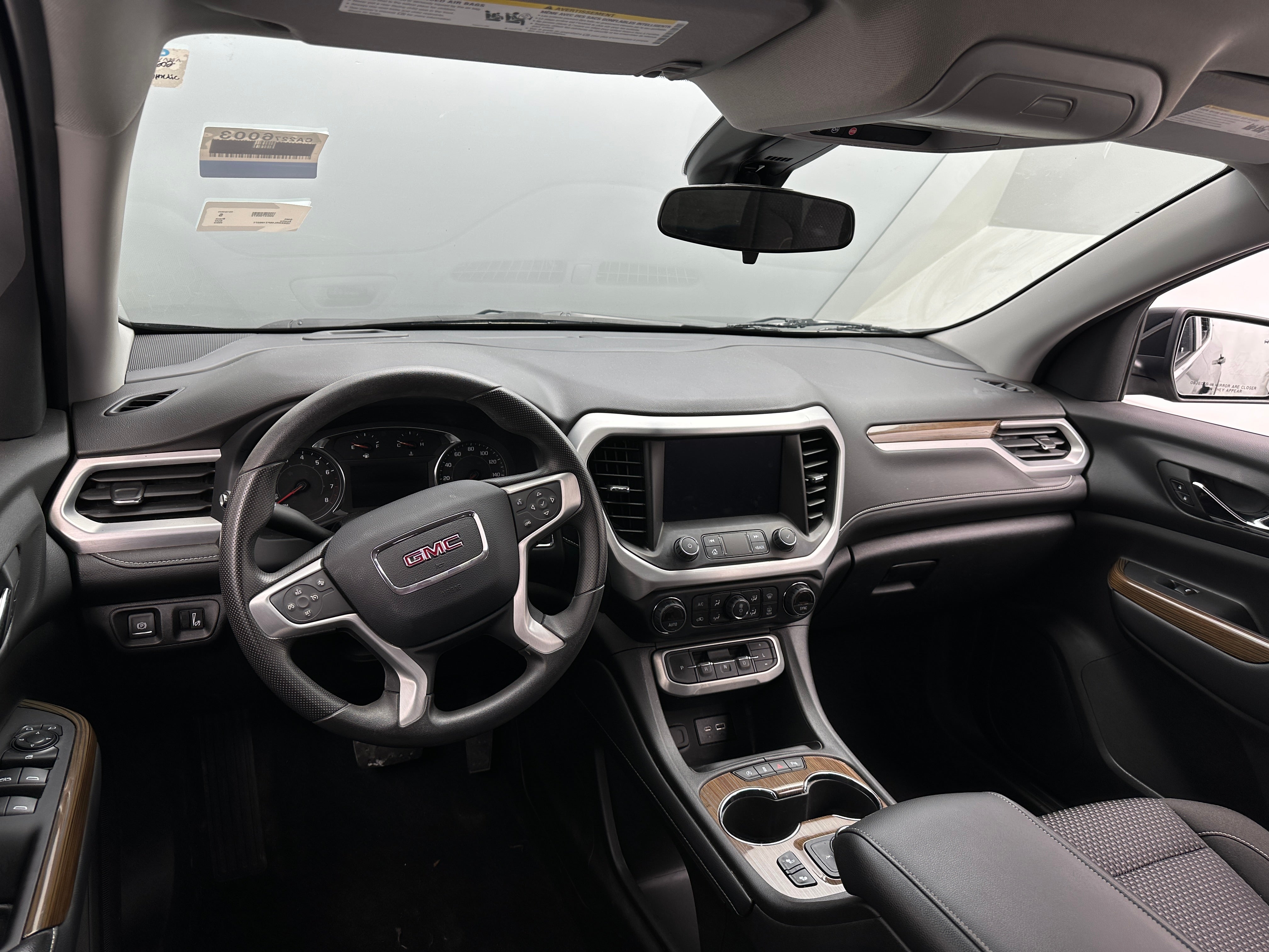 2023 GMC Acadia SLE 3