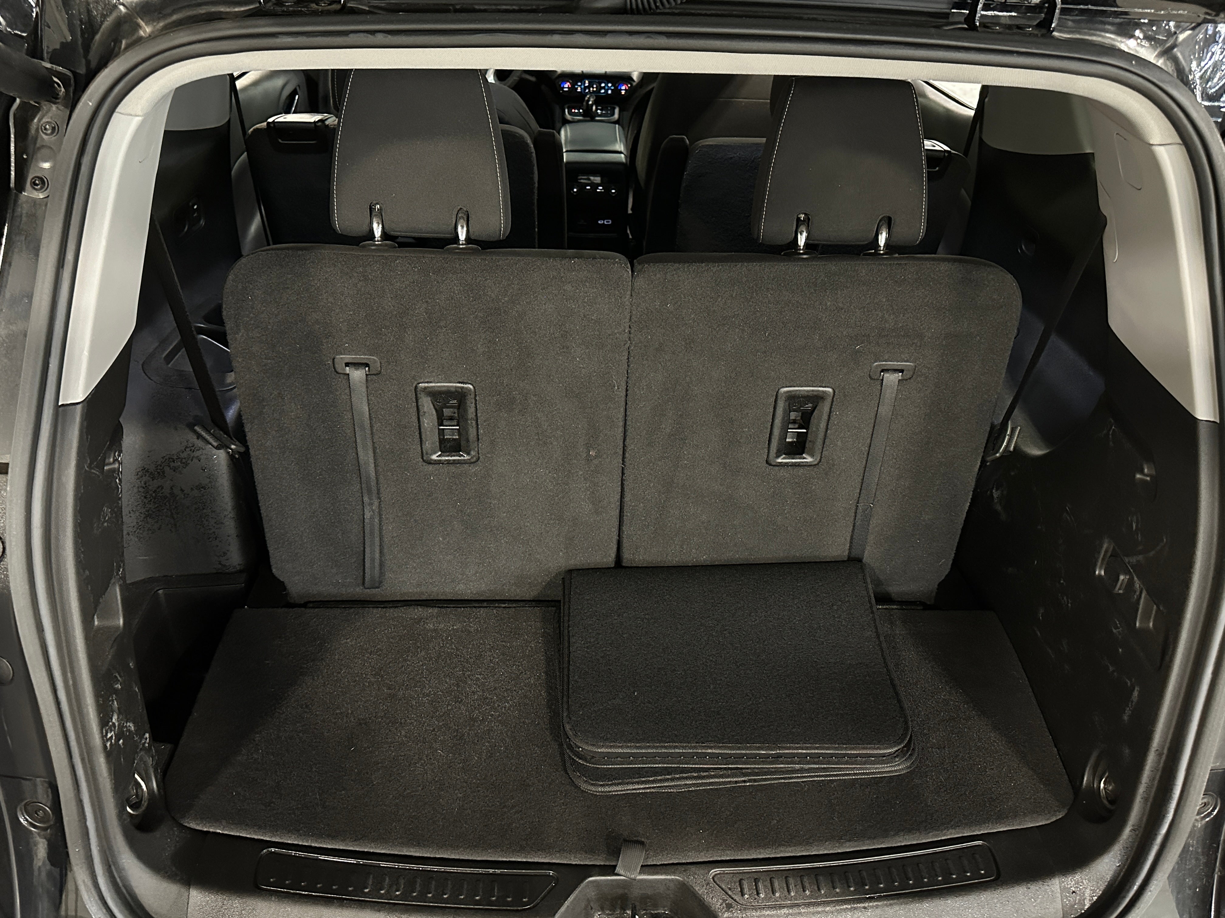 2023 GMC Acadia SLE 7