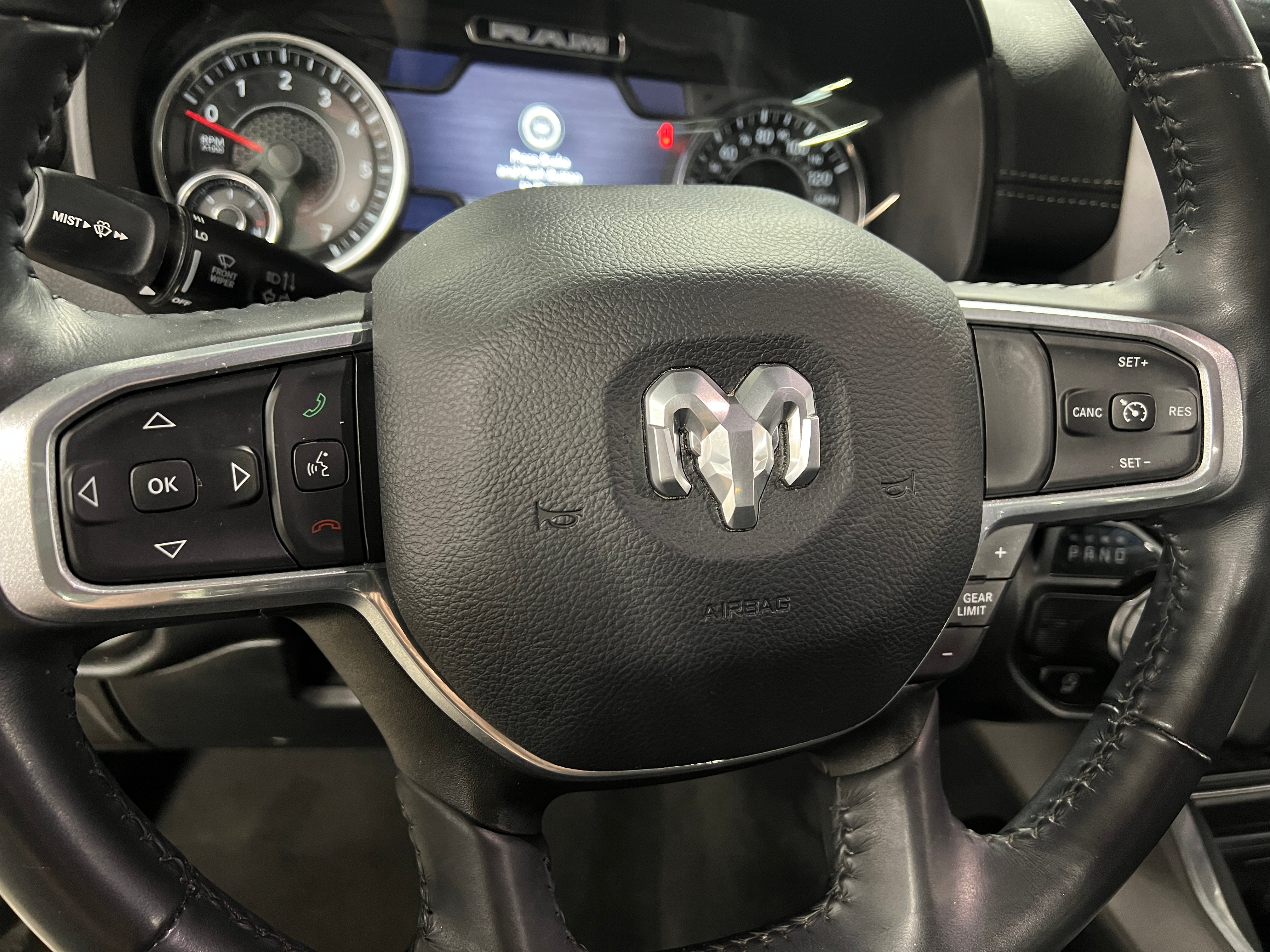 2022 RAM 1500 Laramie 4