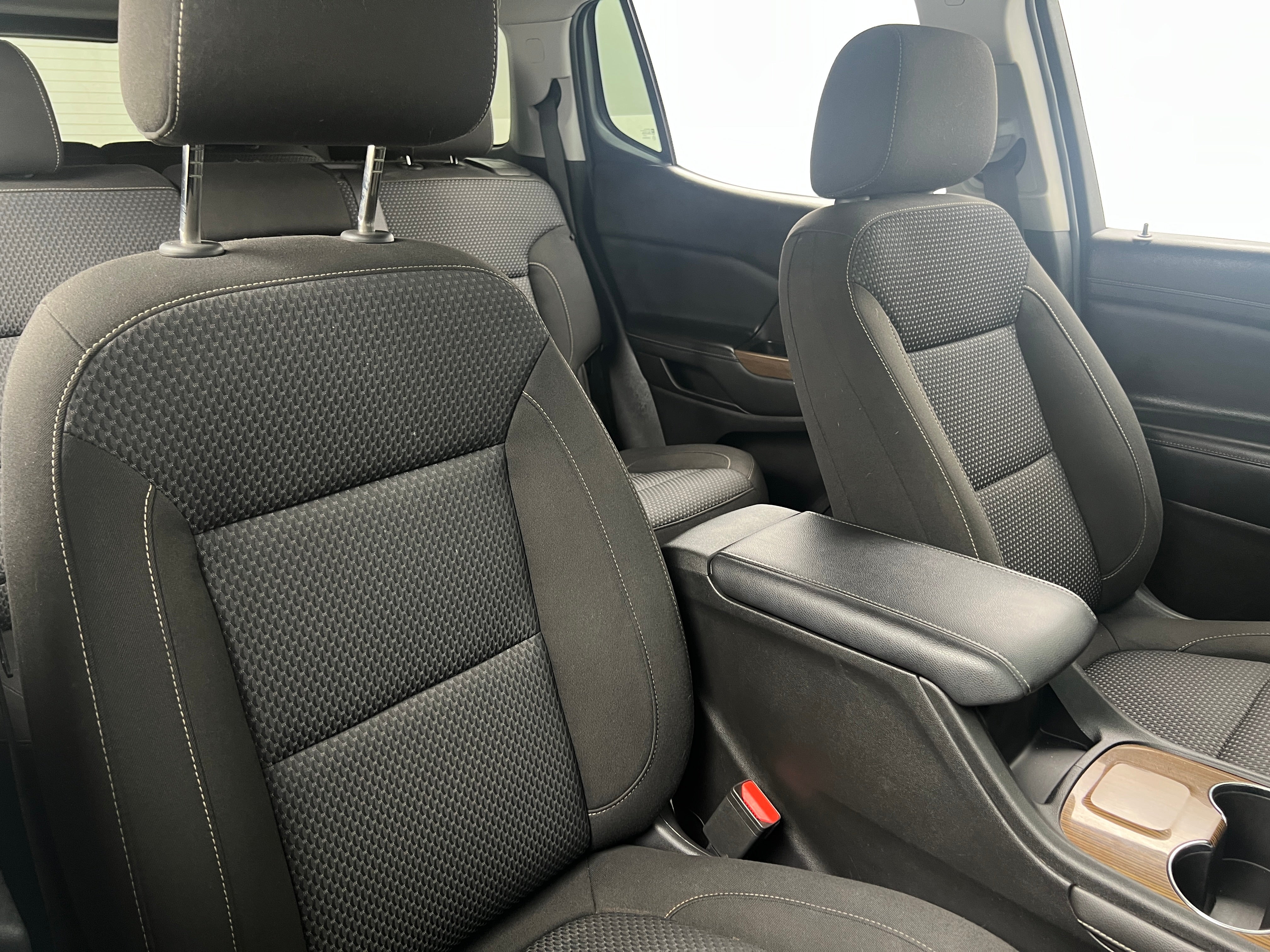 2020 GMC Acadia SLE 2