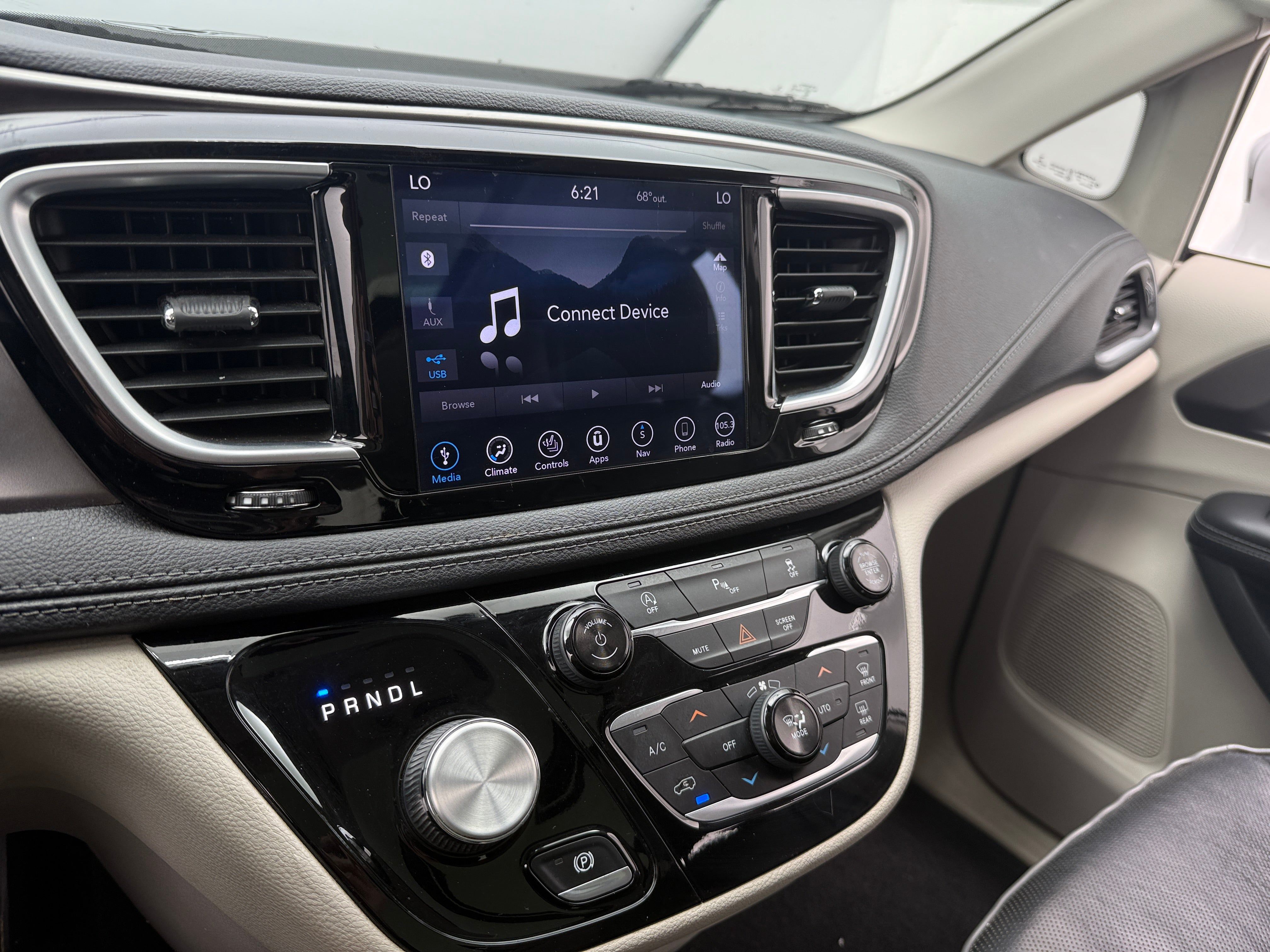 2018 Chrysler Pacifica Limited 3