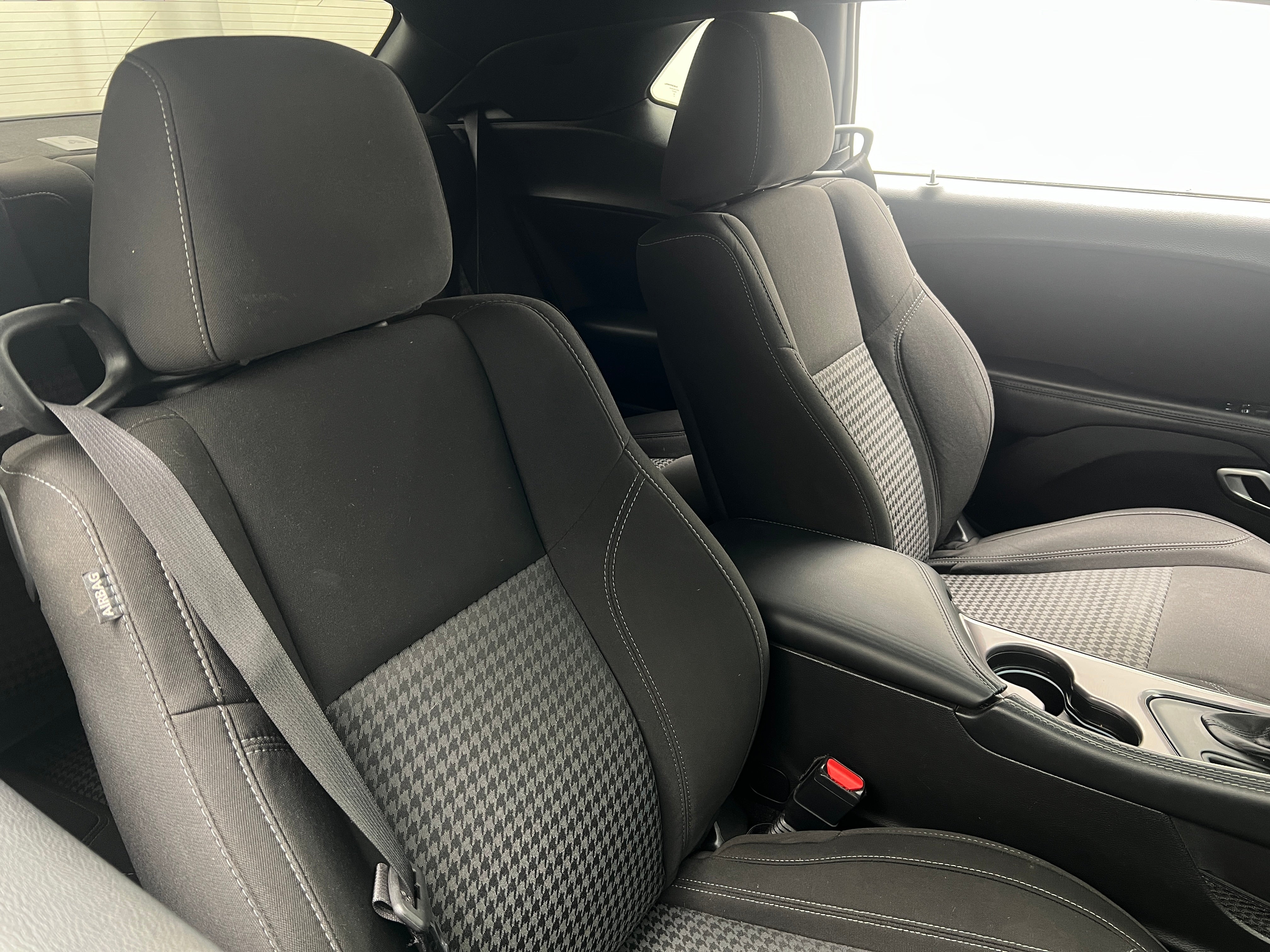 2022 Dodge Challenger SXT 2