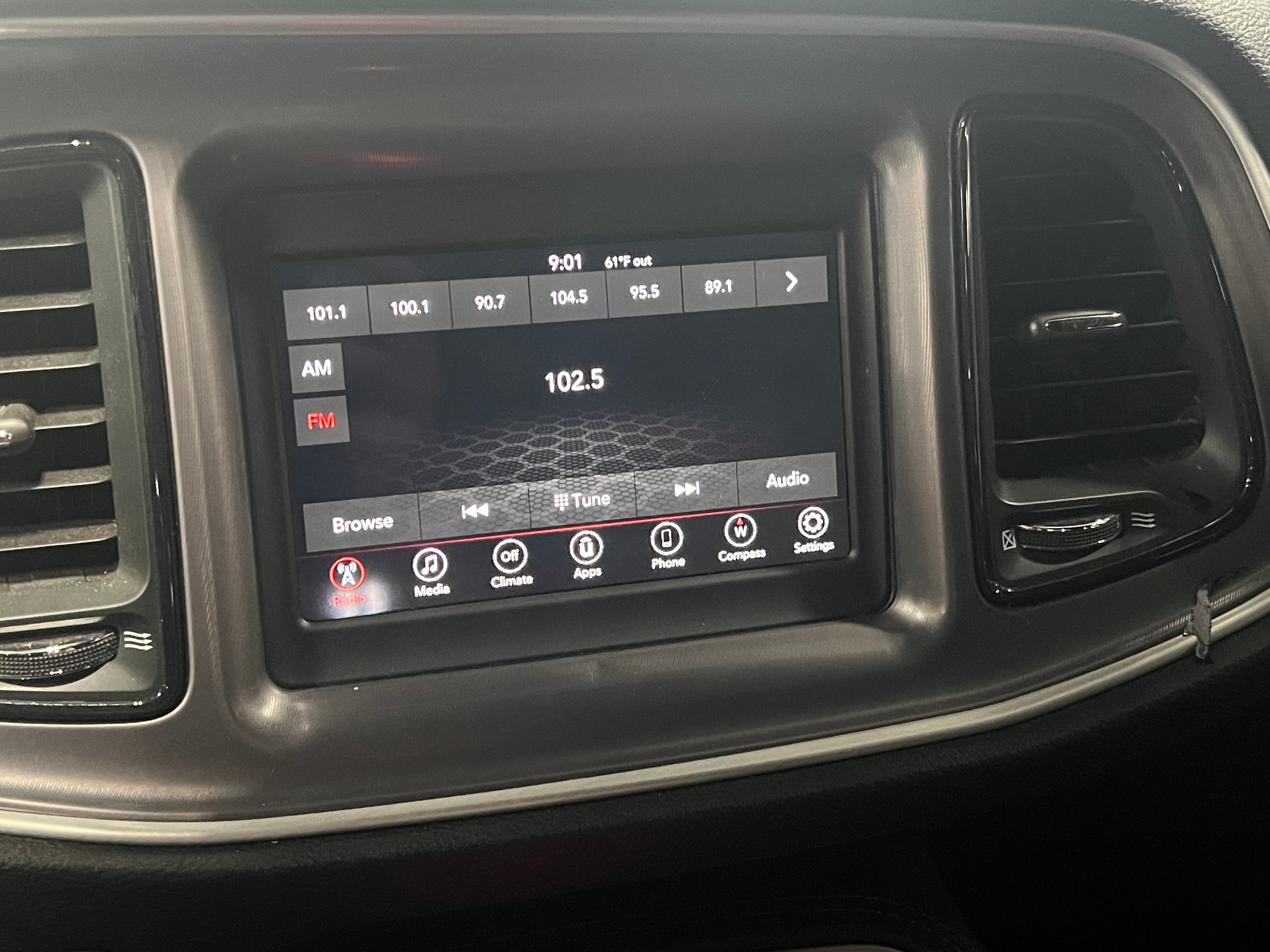 2022 Dodge Challenger SXT 3