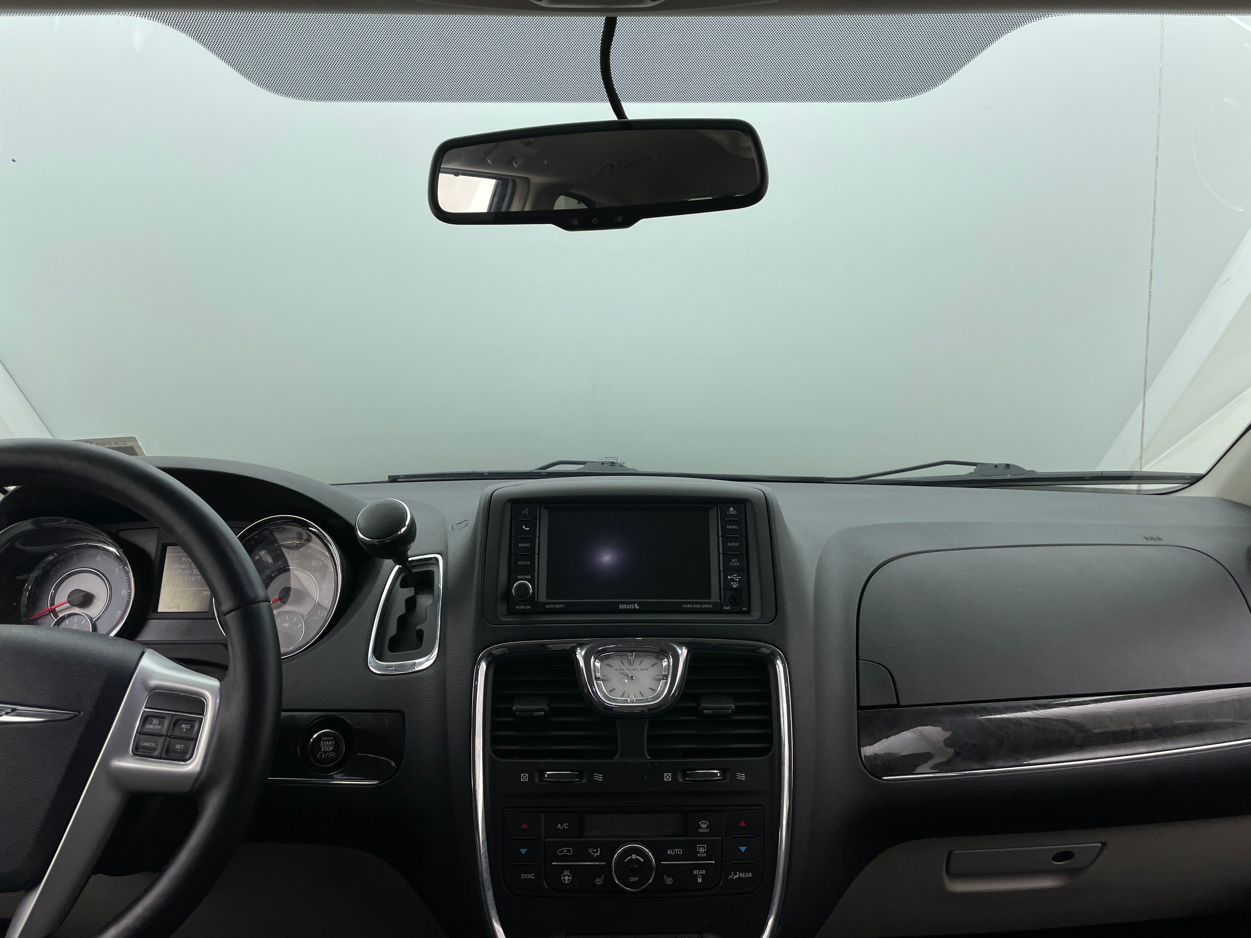 2016 Chrysler Town & Country Touring 2
