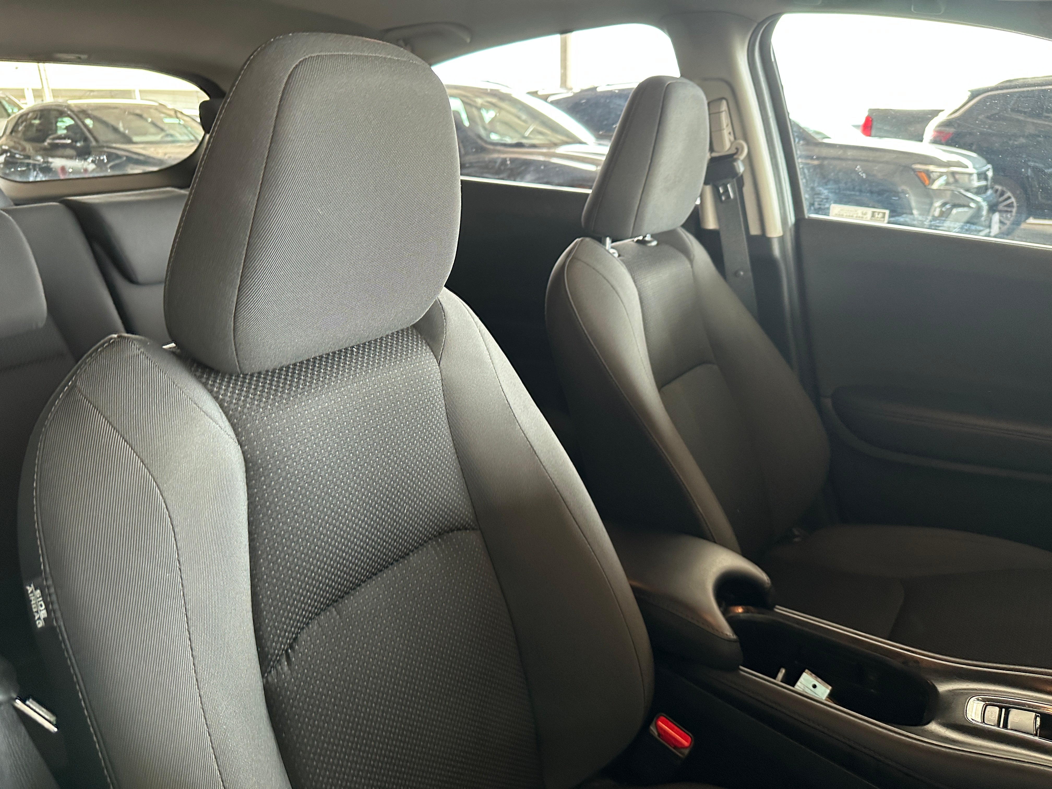 2022 Honda HR-V EX 2