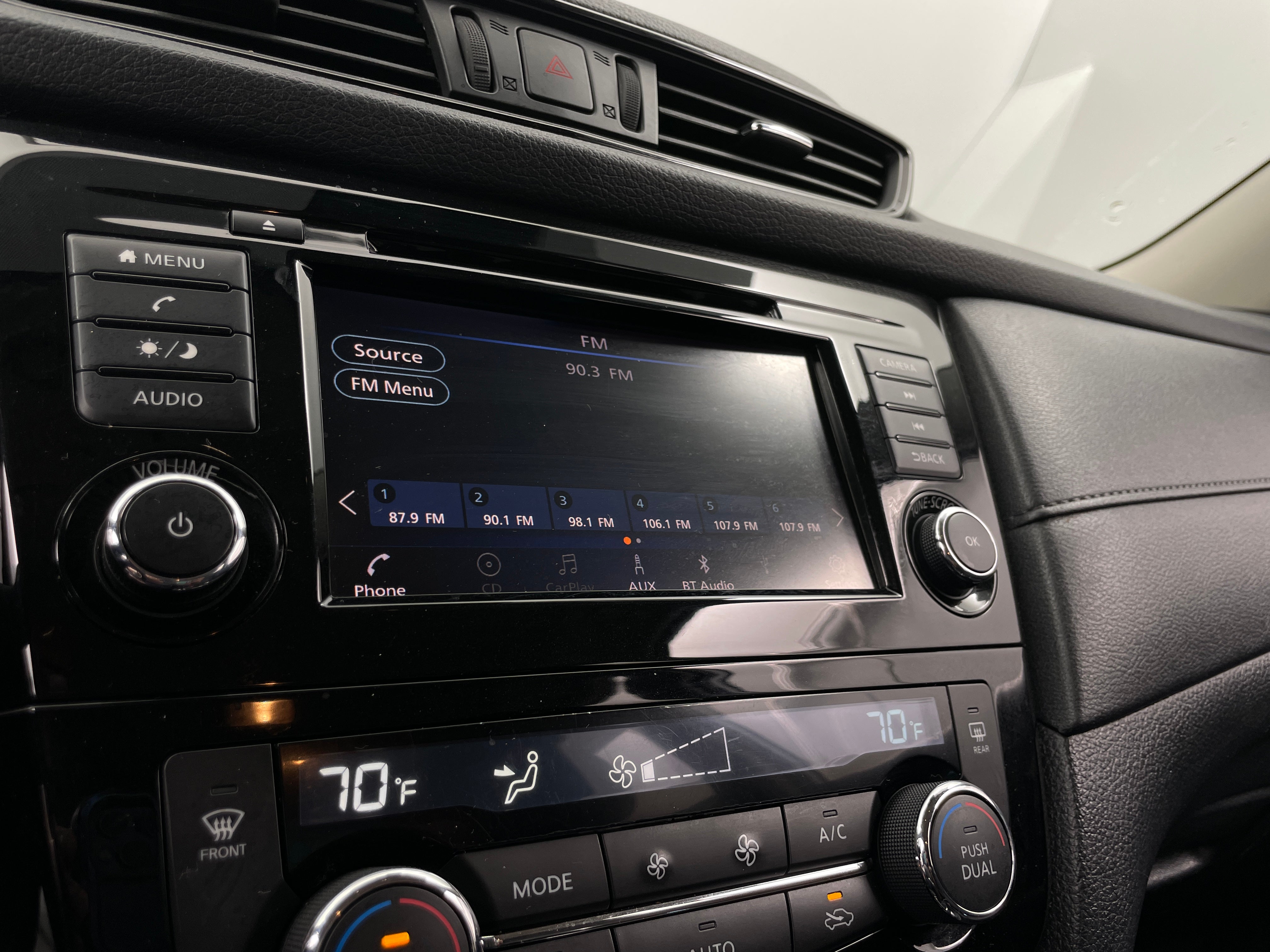 2019 Nissan Rogue SV 4