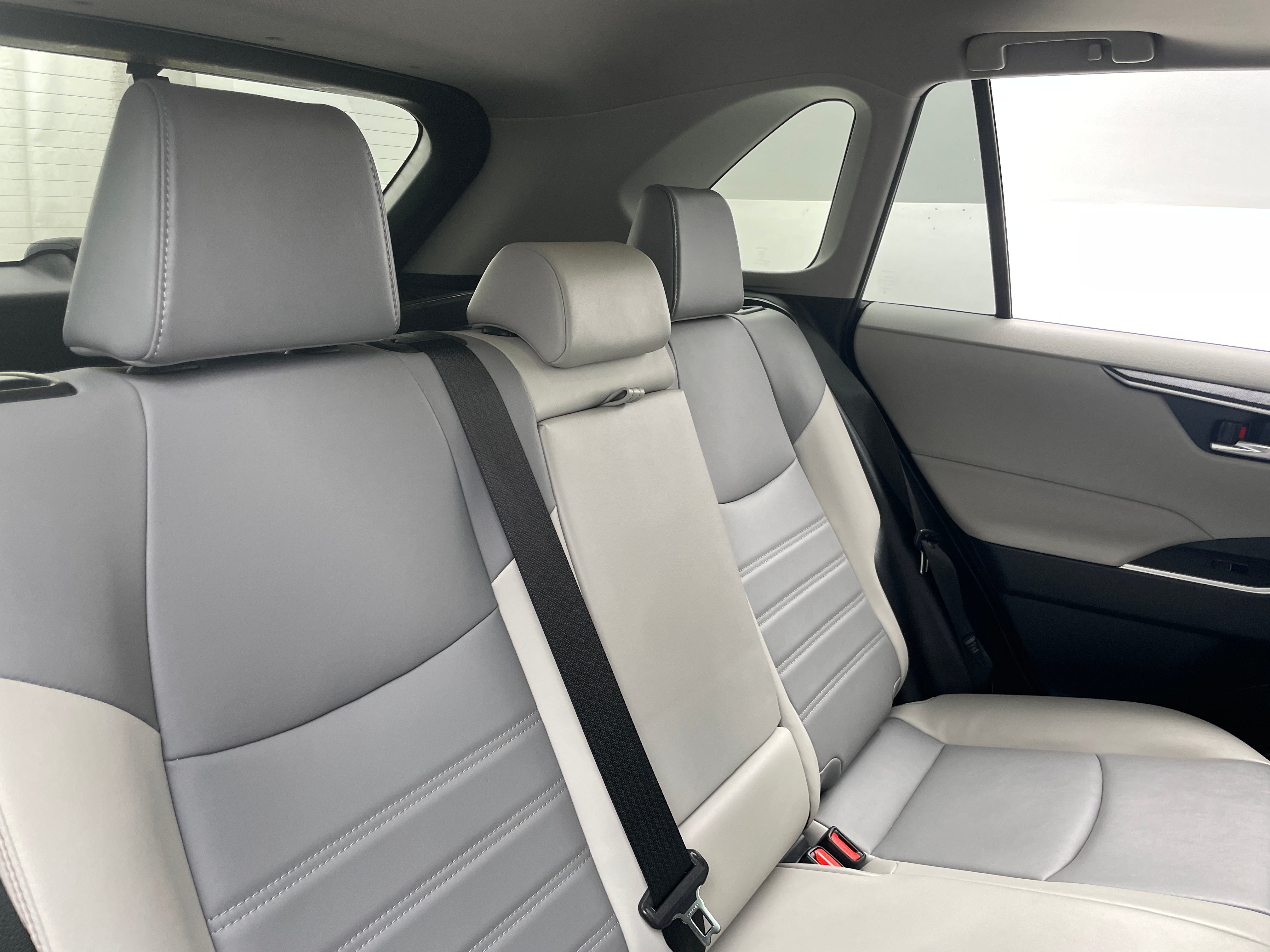 2022 Toyota RAV4 XLE Premium 6