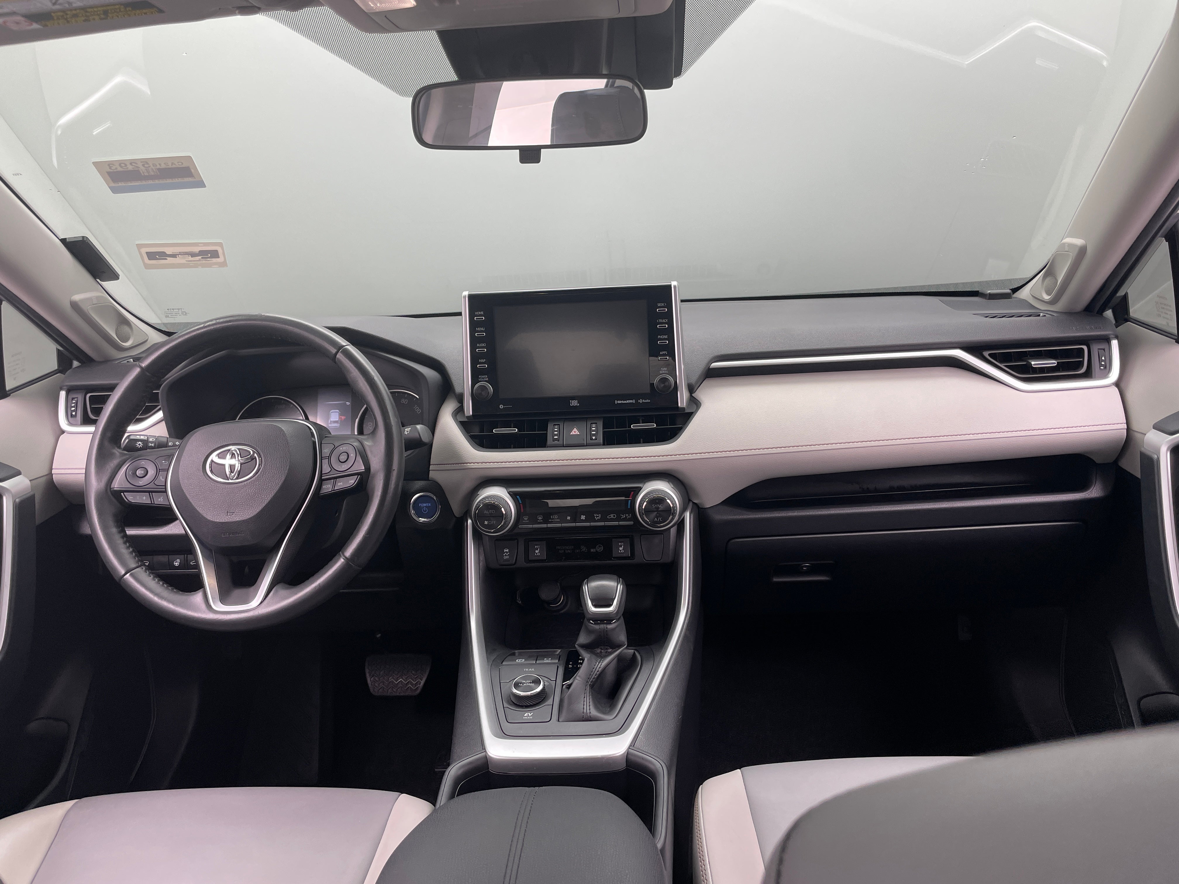 2022 Toyota RAV4 XLE Premium 3