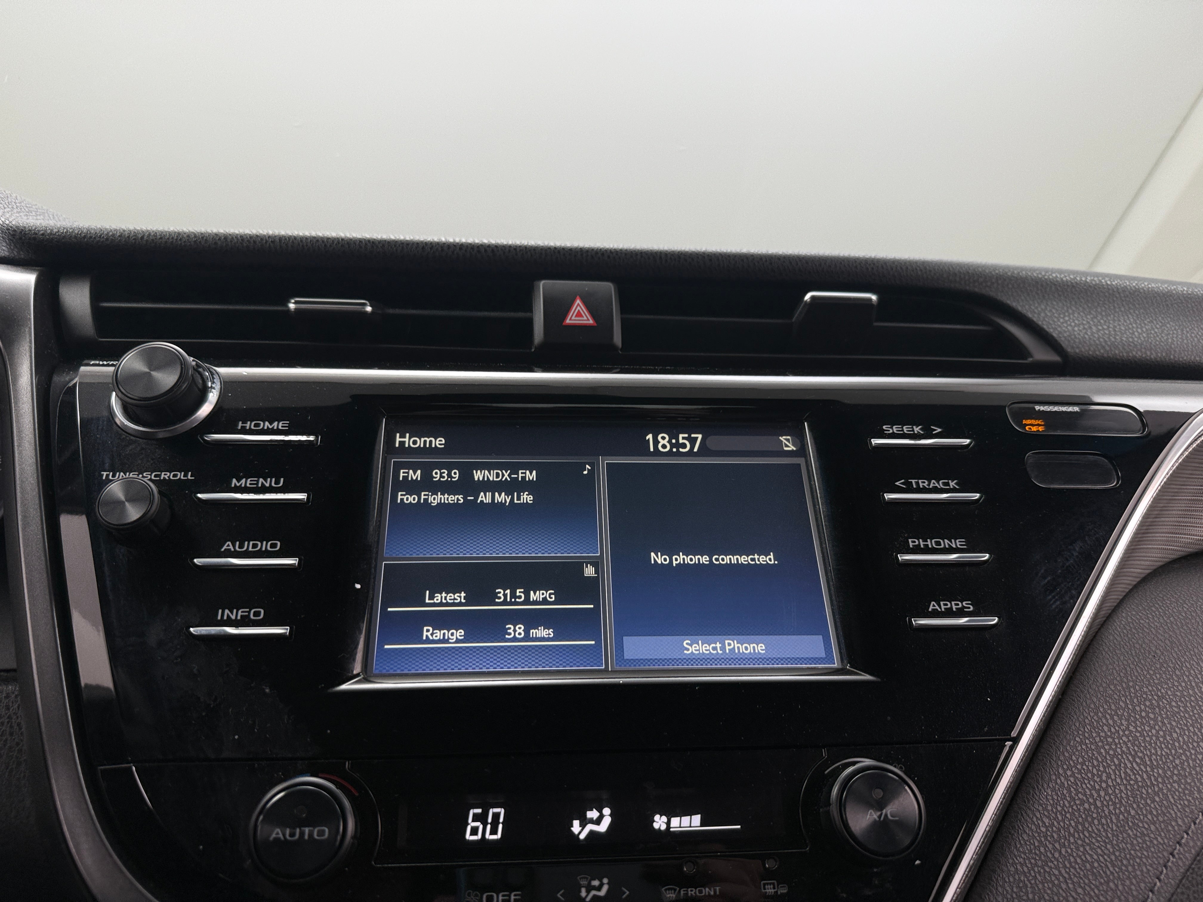 2018 Toyota Camry SE 4