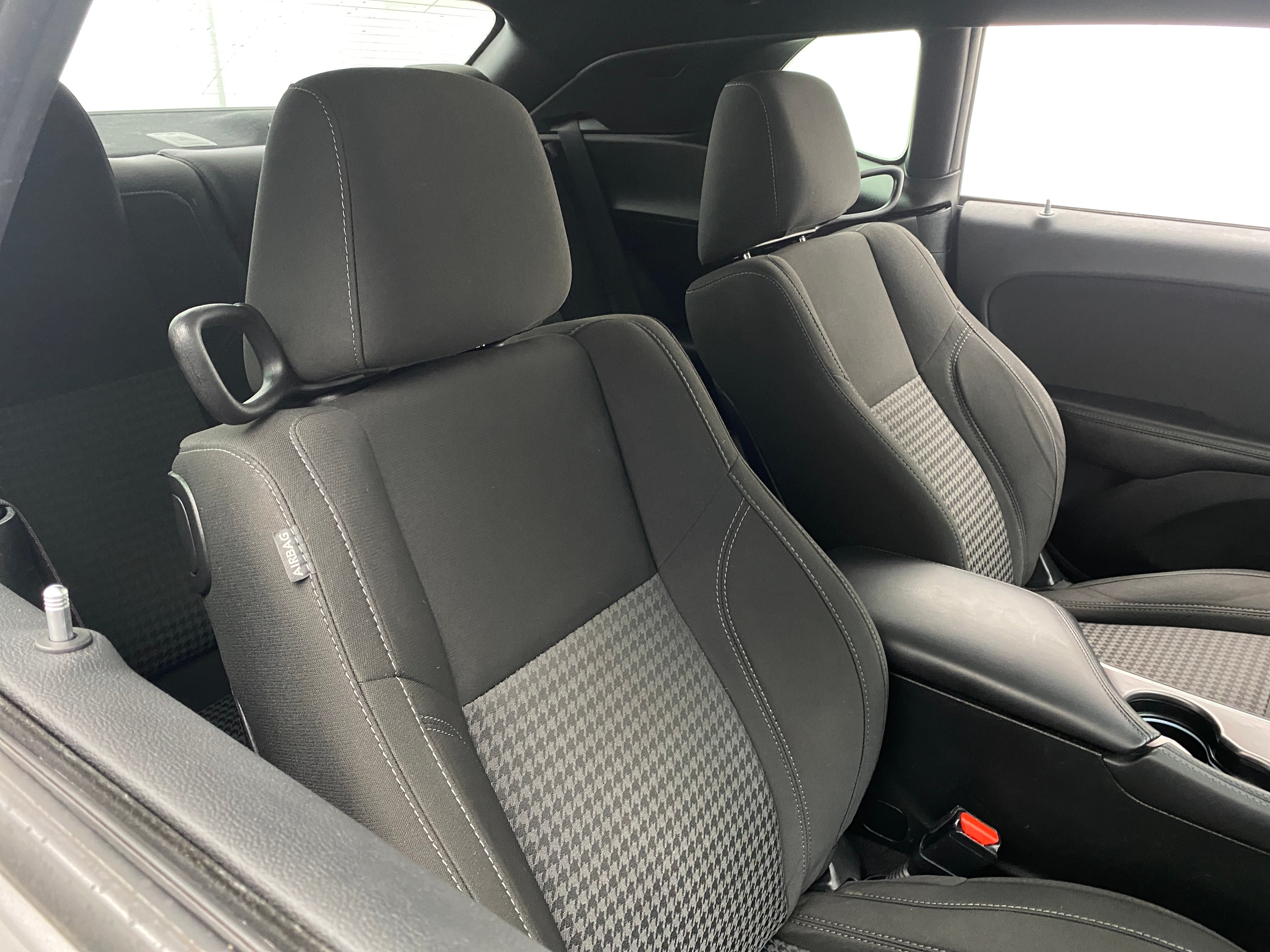 2019 Dodge Challenger SXT 2