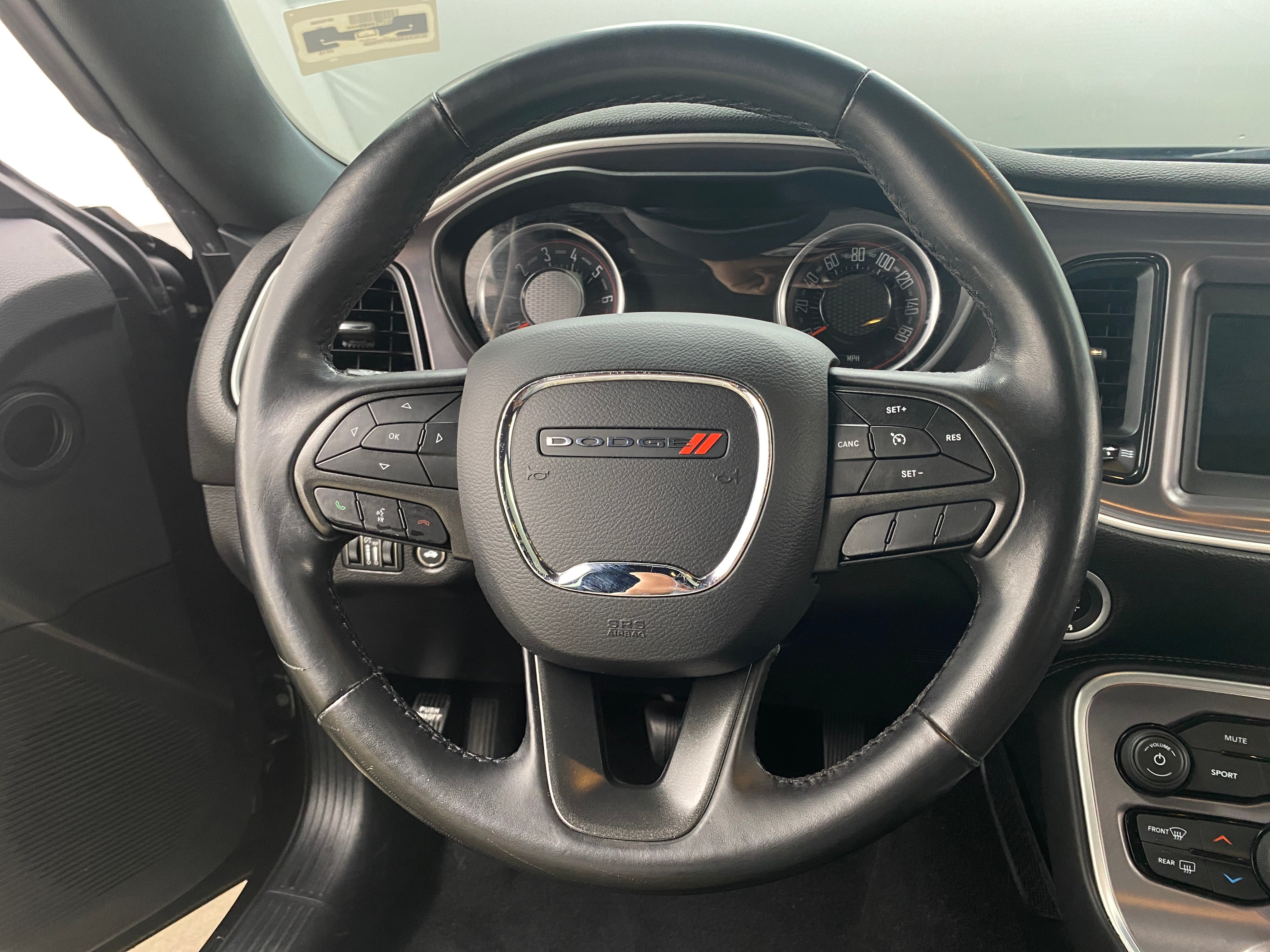 2019 Dodge Challenger SXT 4