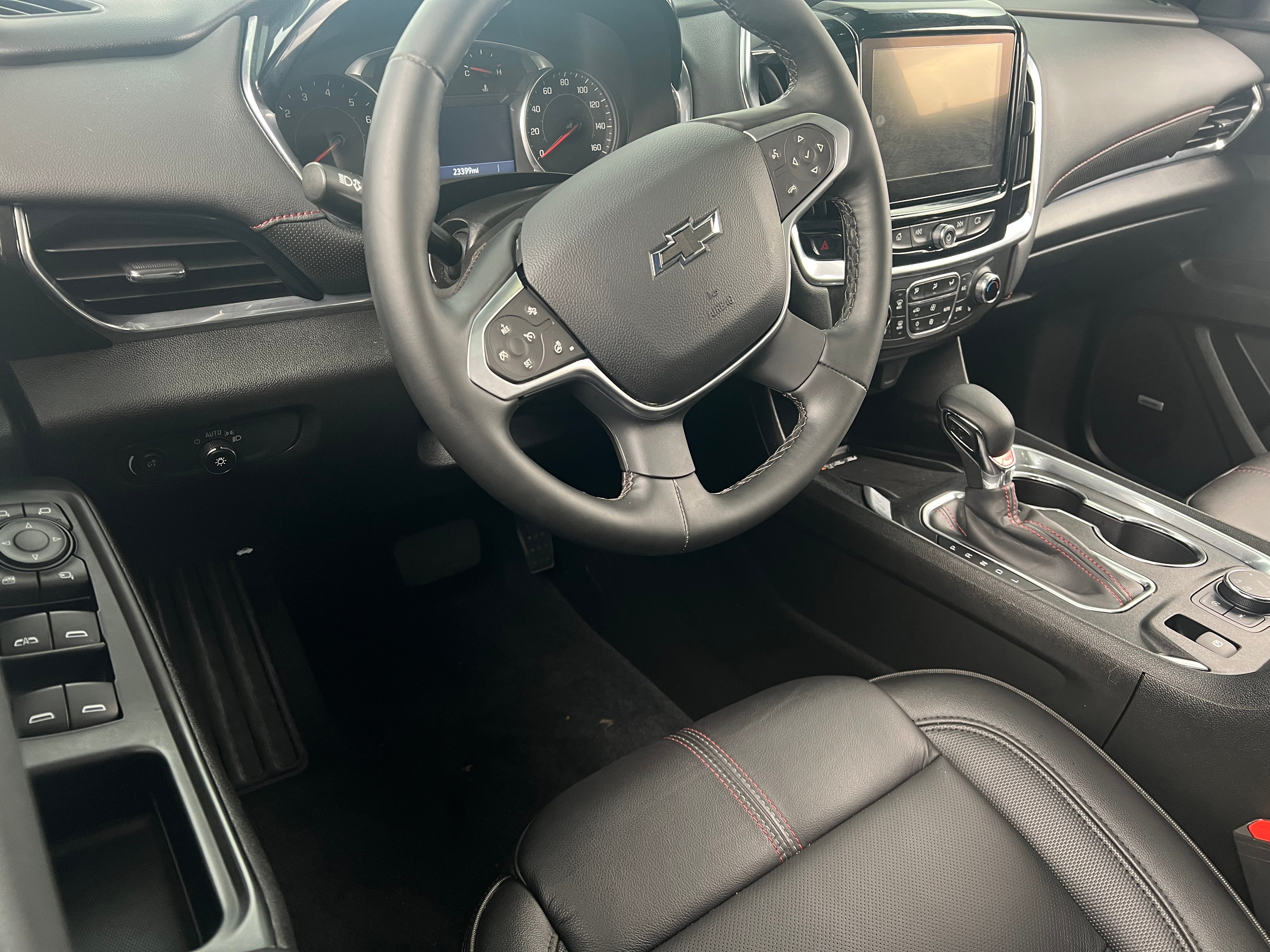 2023 Chevrolet Traverse RS 2