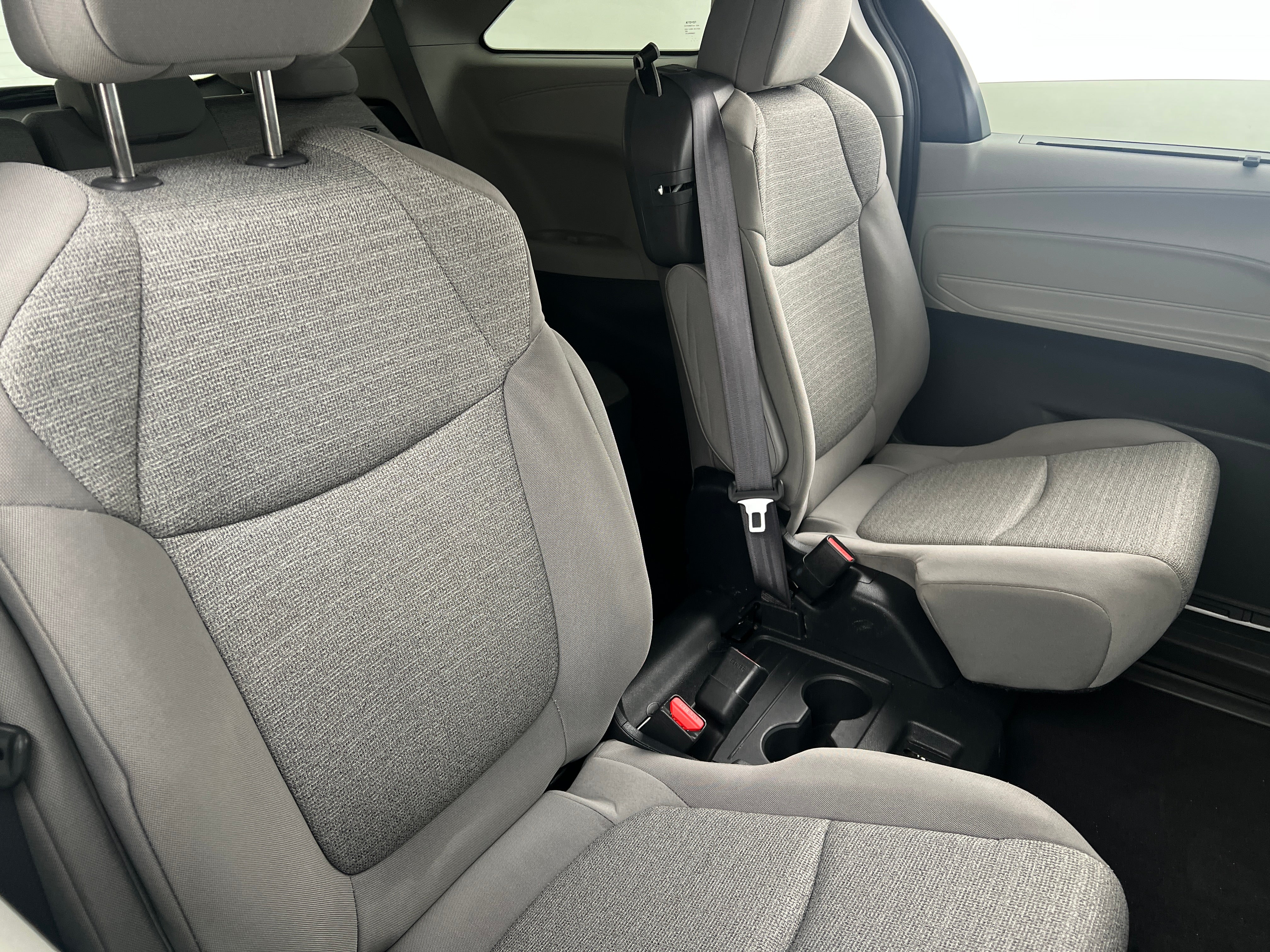 2023 Toyota Sienna LE 6