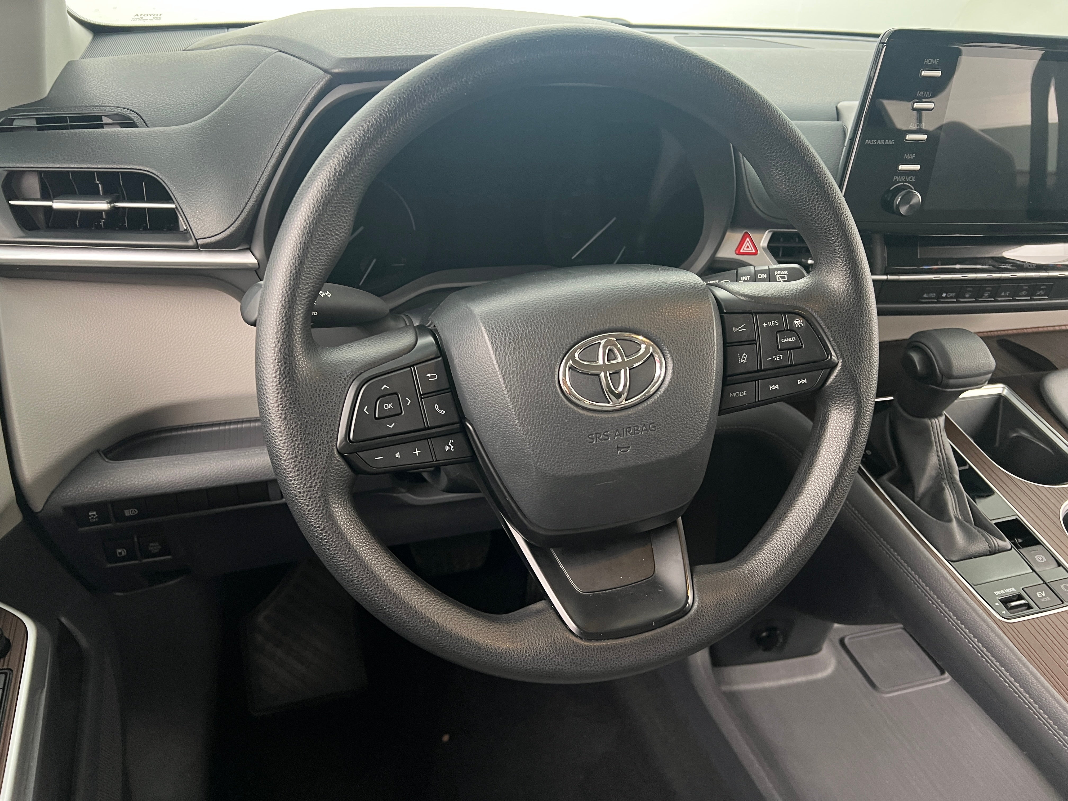 2023 Toyota Sienna LE 5