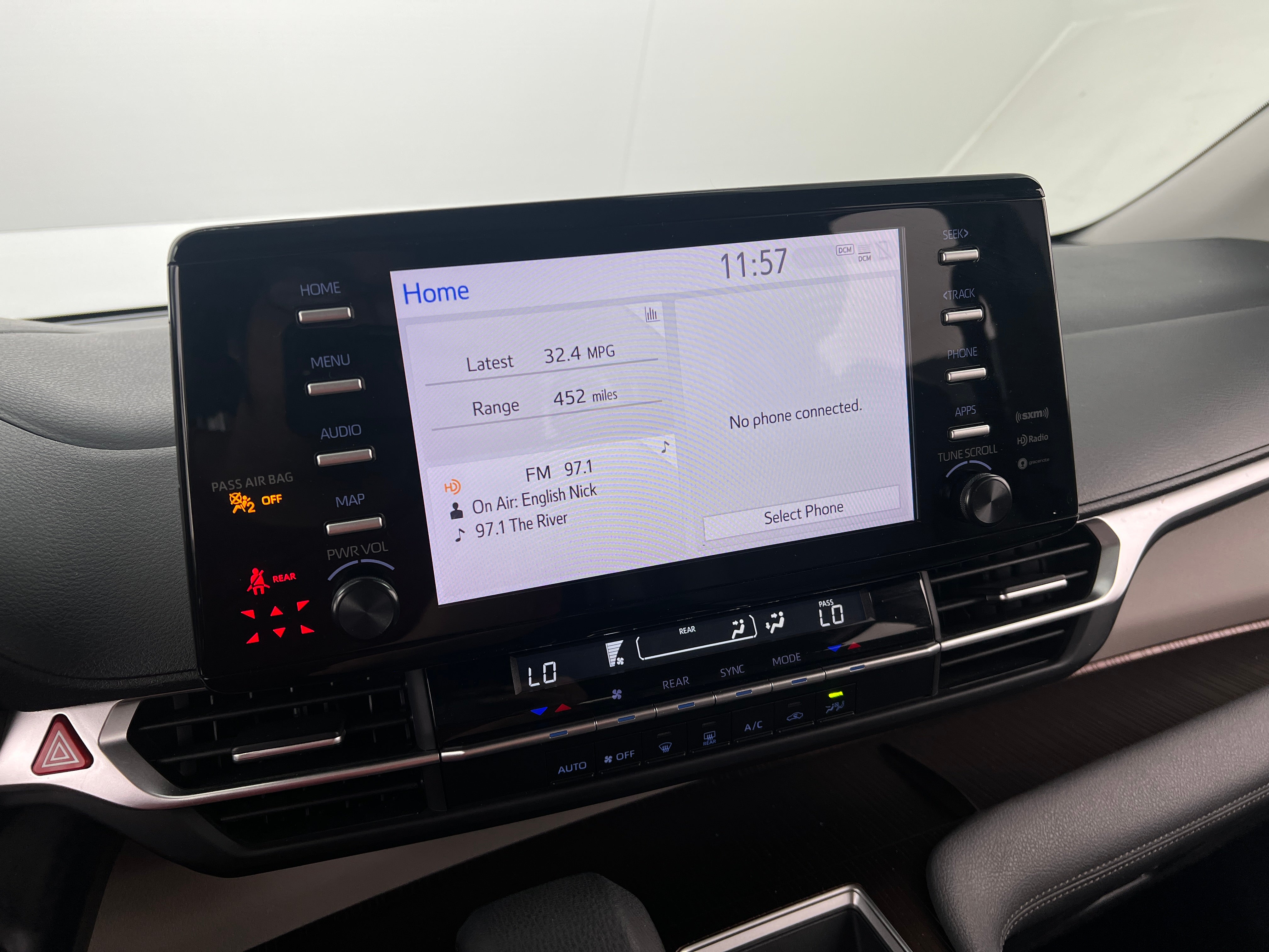 2023 Toyota Sienna LE 4