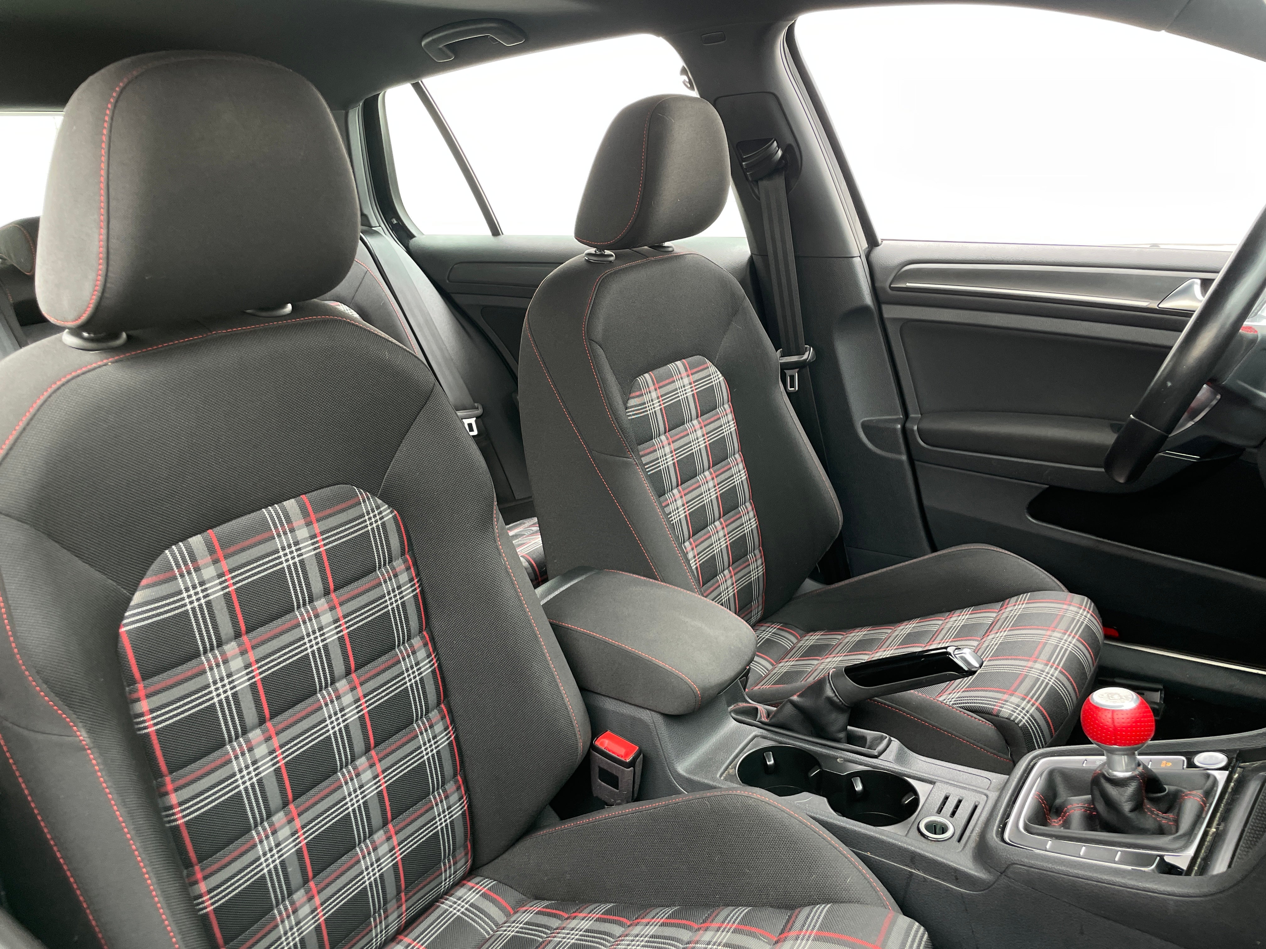 2018 Volkswagen Golf GTI SE 2