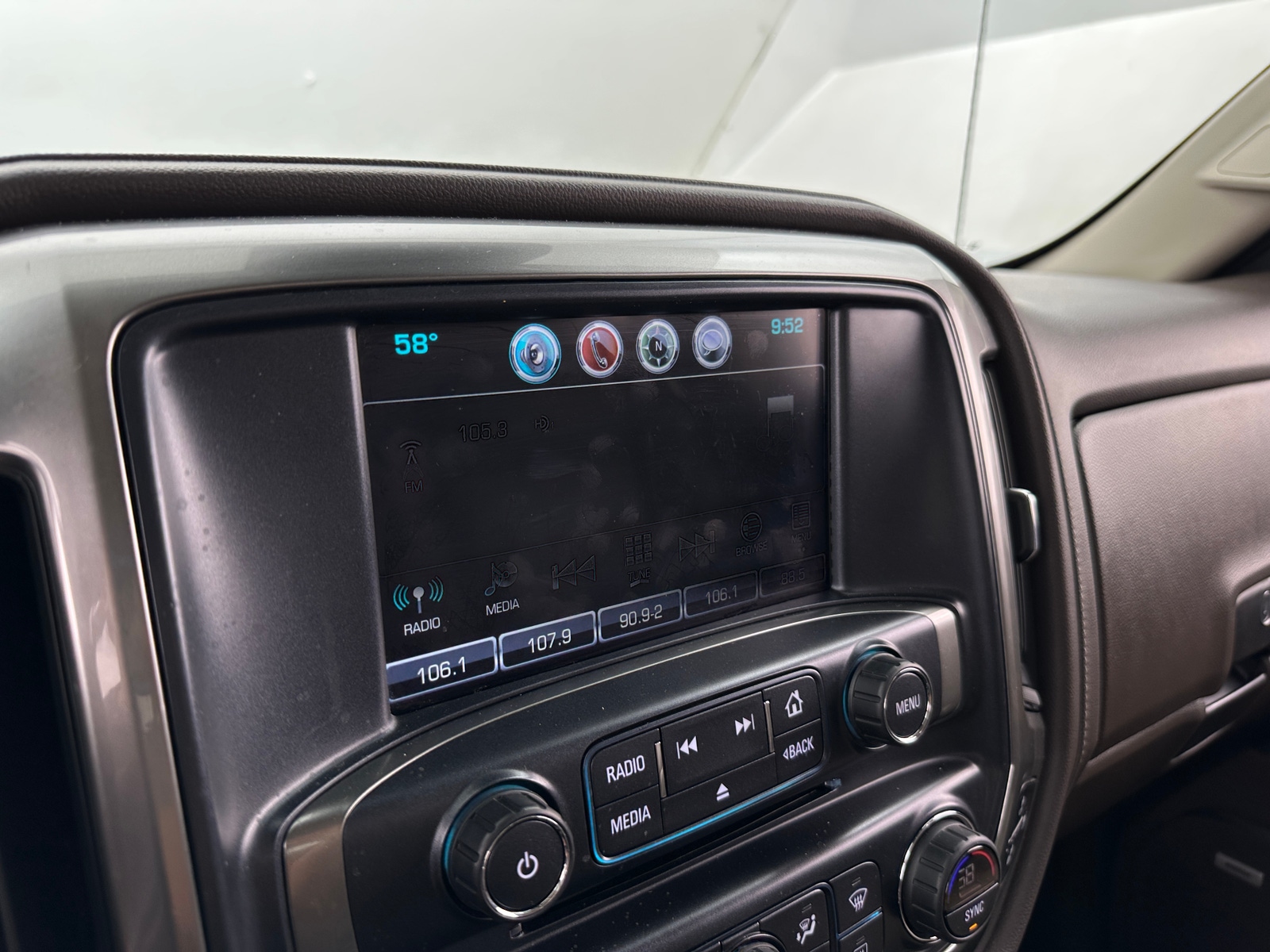 Thumbnail: 2018 Chevrolet Silverado 1500 - 3