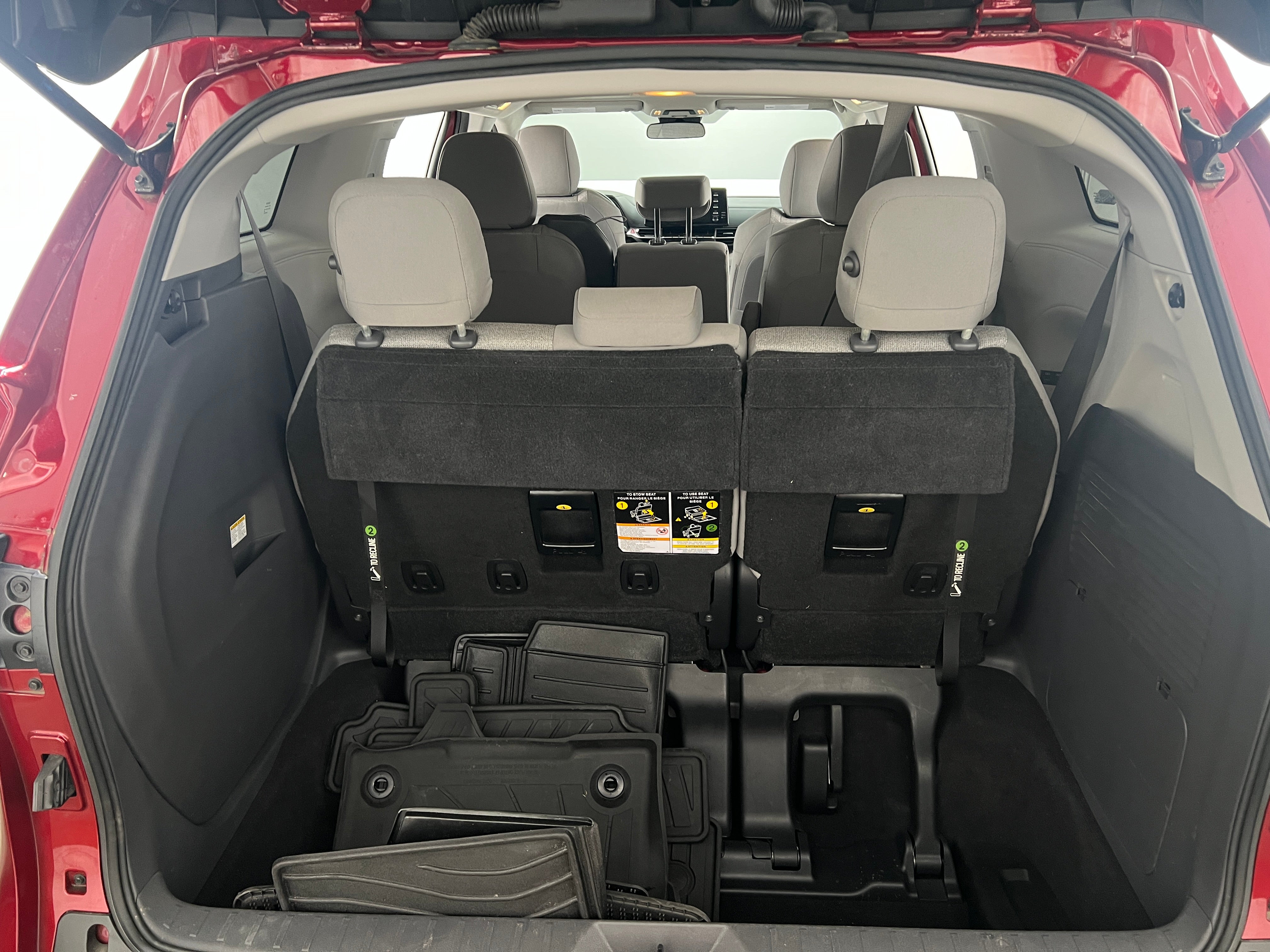 2022 Toyota Sienna LE 7