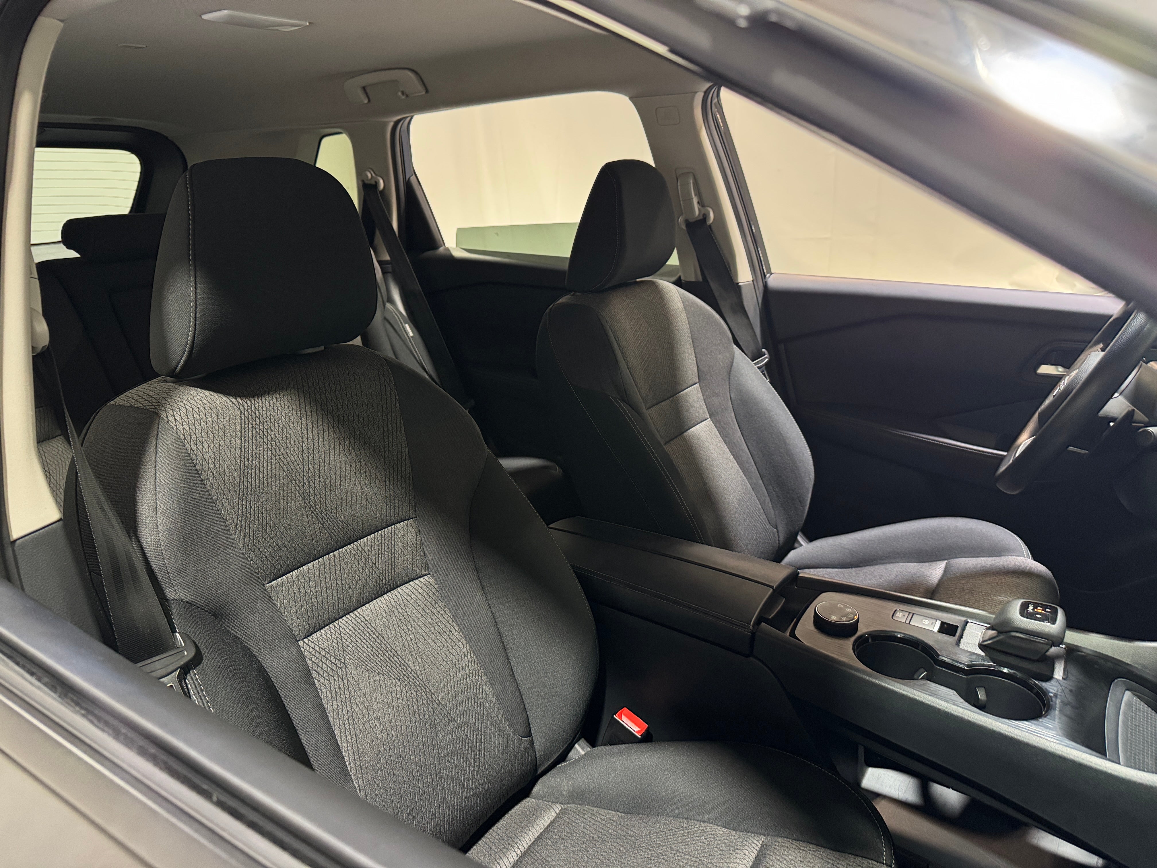 2024 Nissan Rogue SV 2