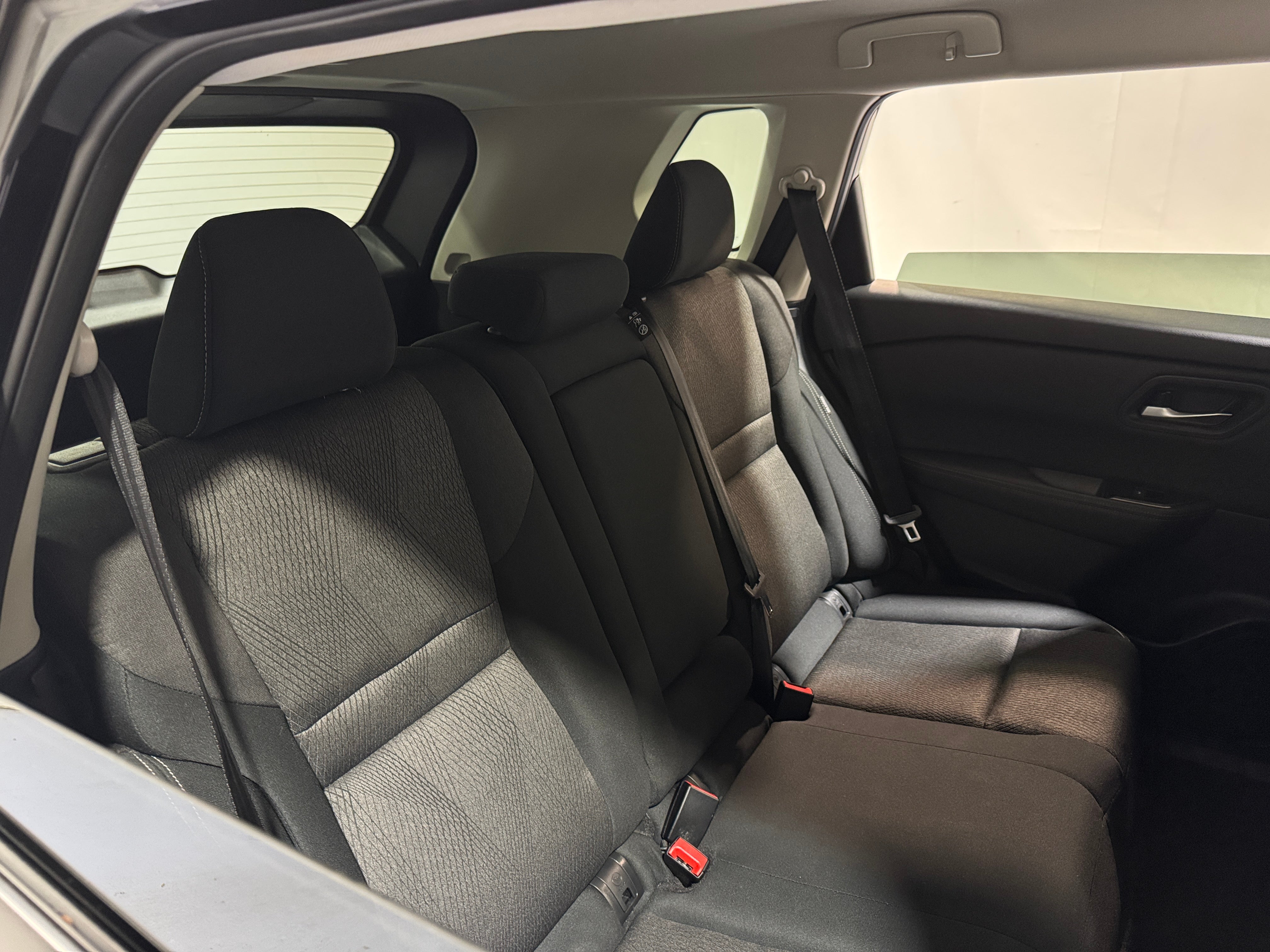 2024 Nissan Rogue SV 6
