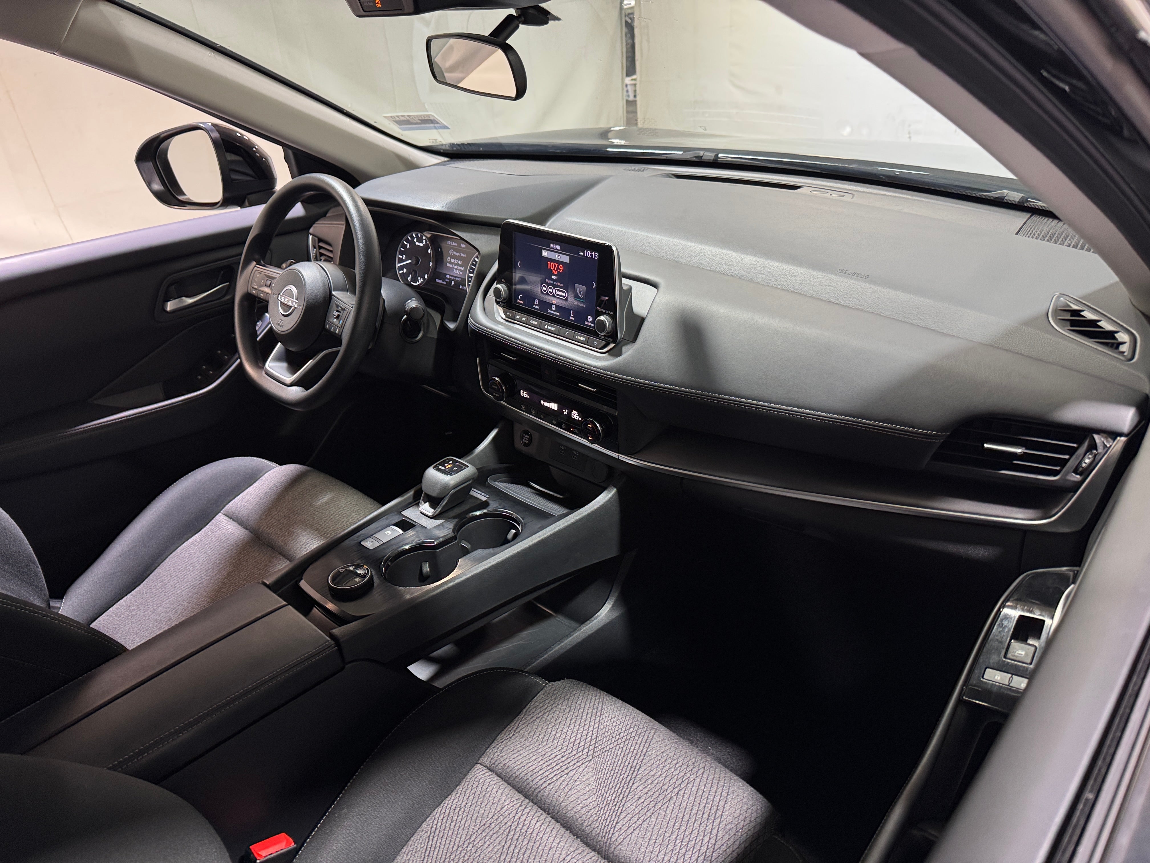 2024 Nissan Rogue SV 3